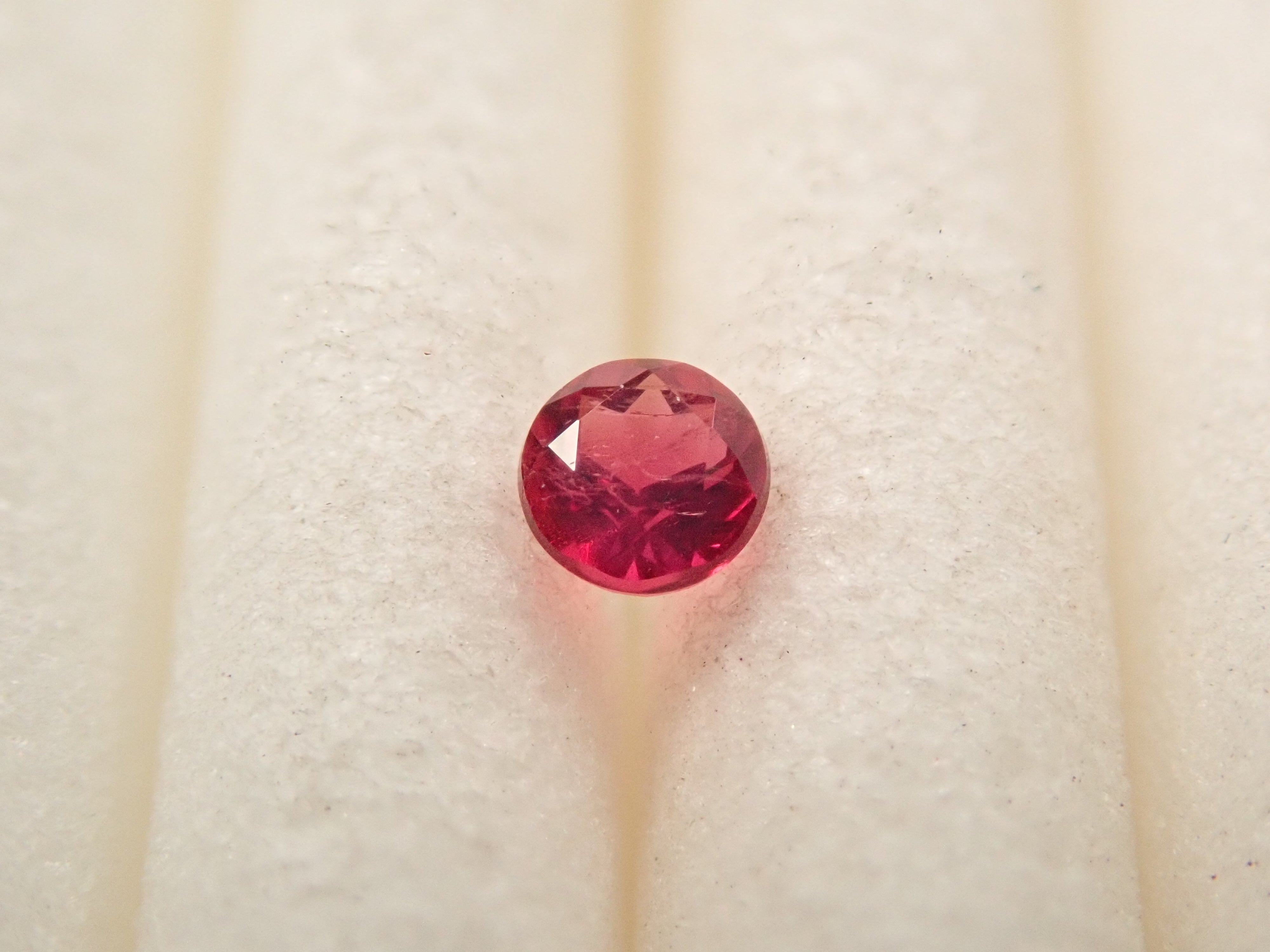 American red beryl 0.047ct loose stone
