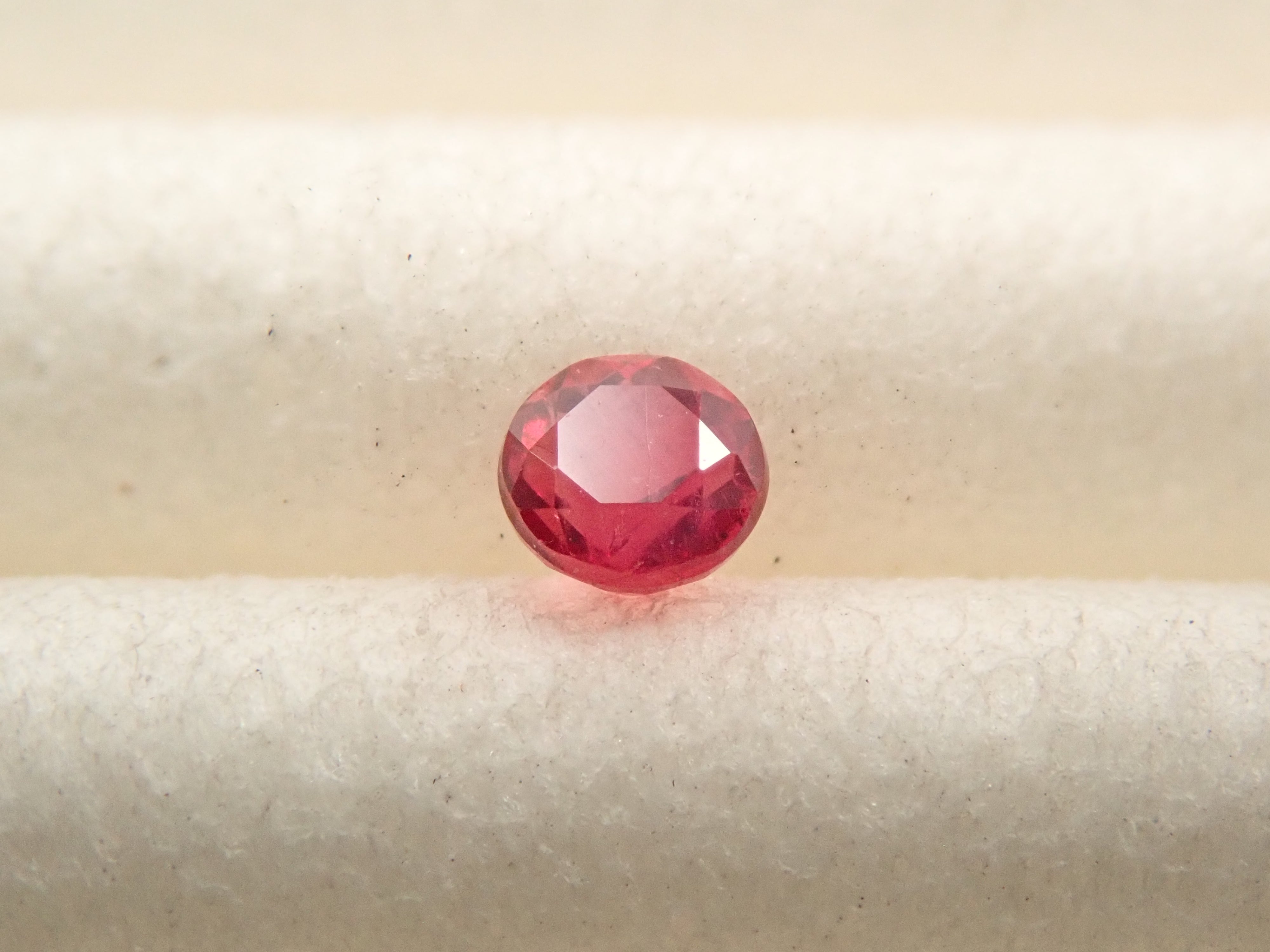 American red beryl 0.047ct loose stone