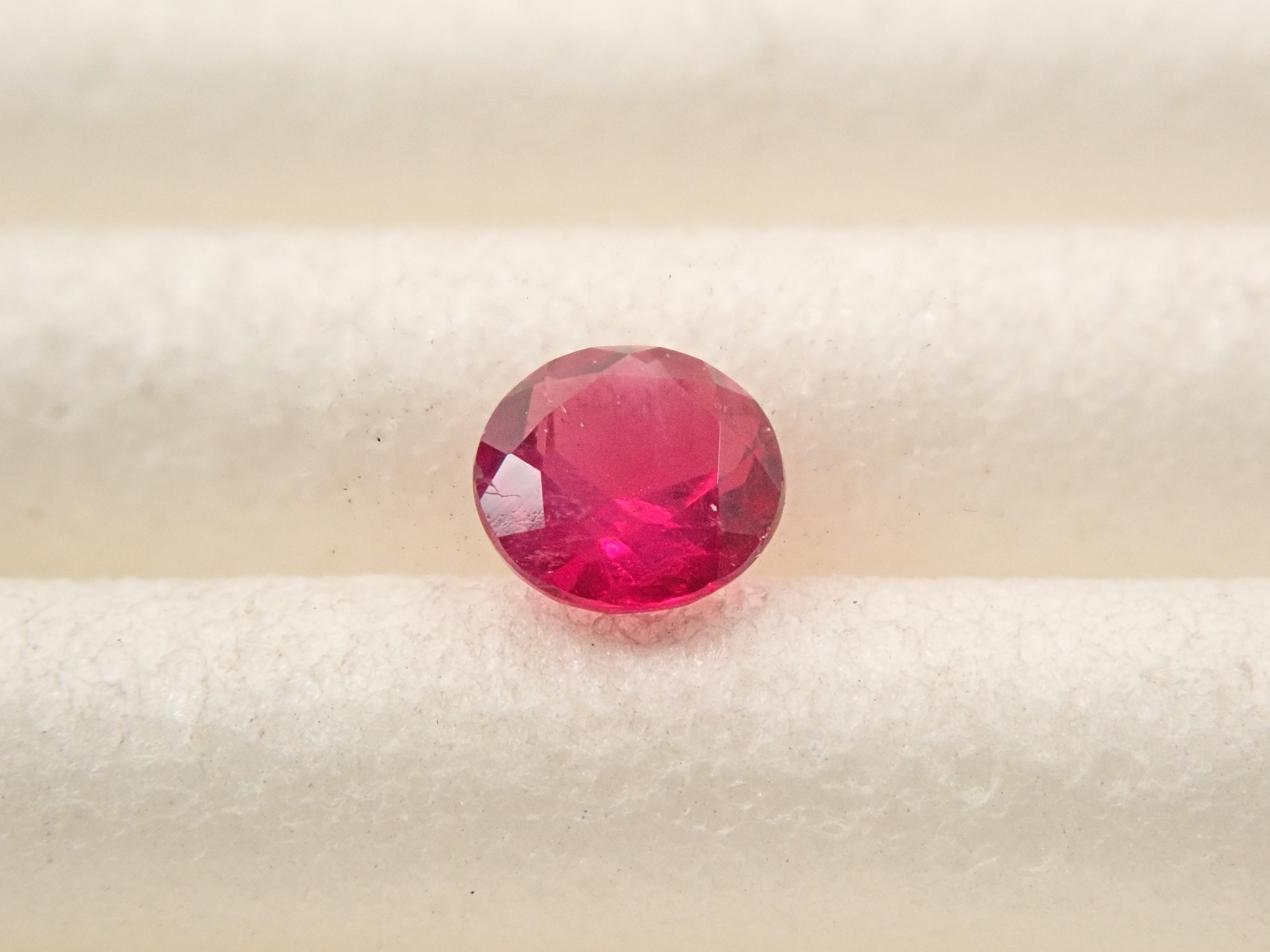American red beryl 0.111ct loose stone