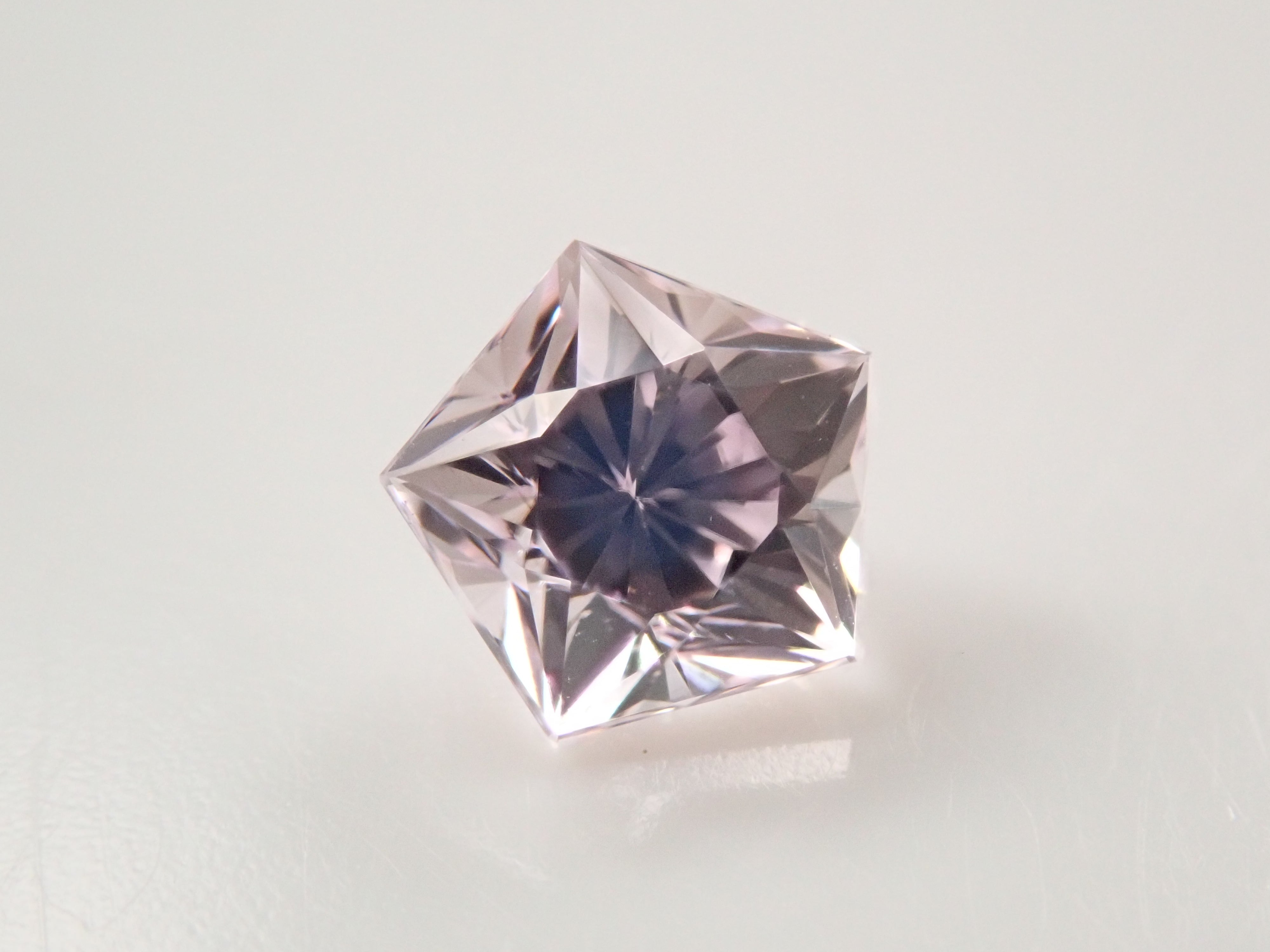 【2/4 22時販売】アフガニスタン産クンツァイト 0.606ctルース