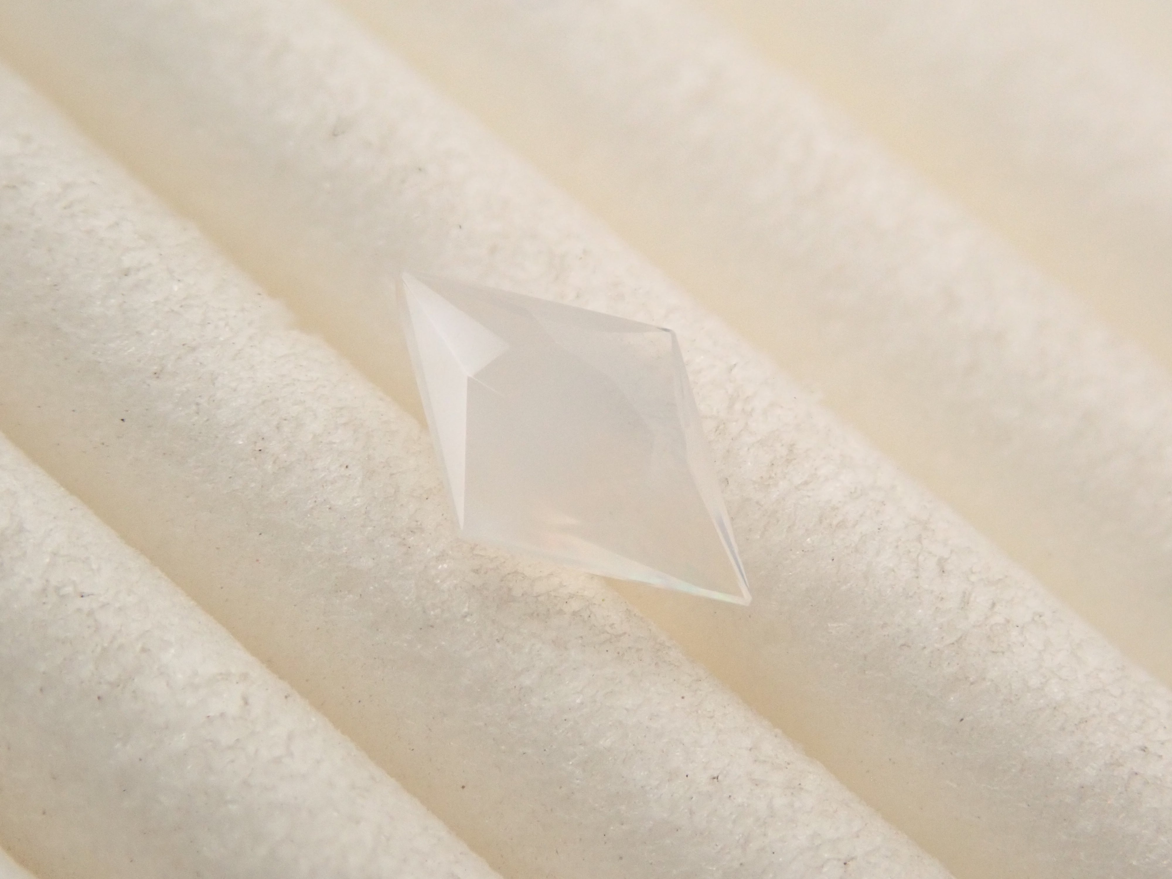 [12561175] Mexican Opal (Faceted) 0.208ct Loose