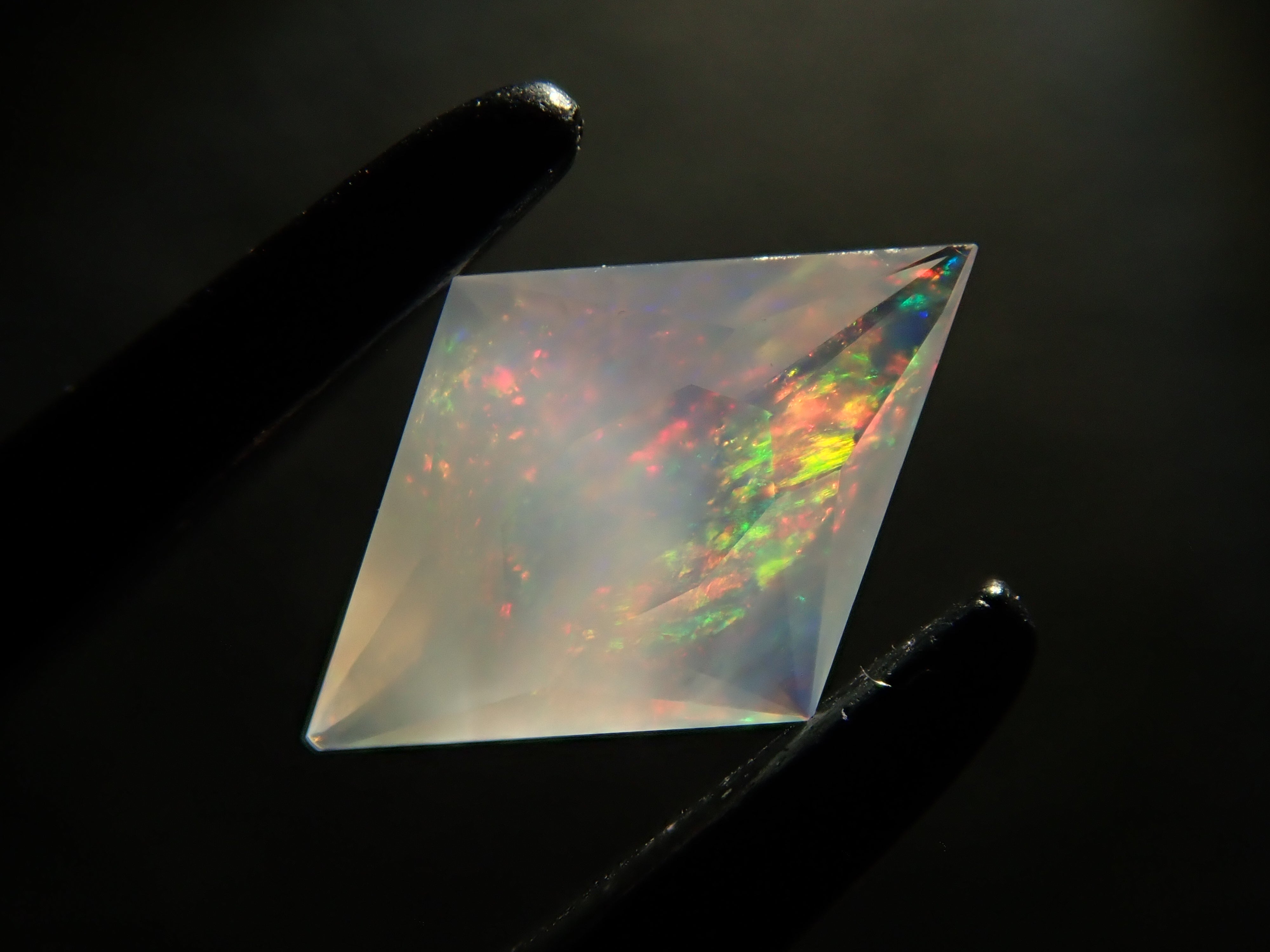 [12561175] Mexican Opal (Faceted) 0.208ct Loose