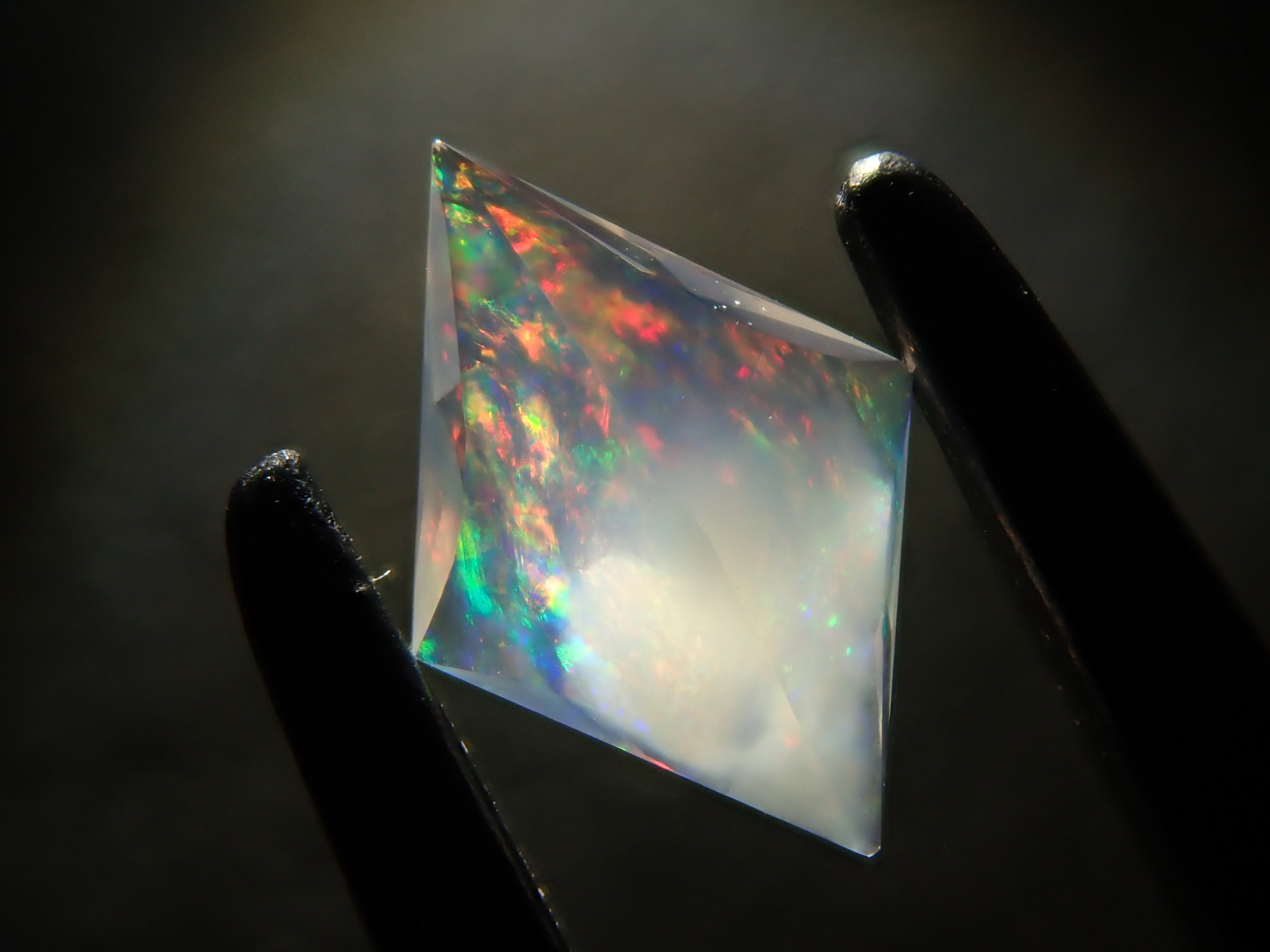 【2/7 22時販売】メキシコ産オパール（ファセットカット） 0.208ctルース