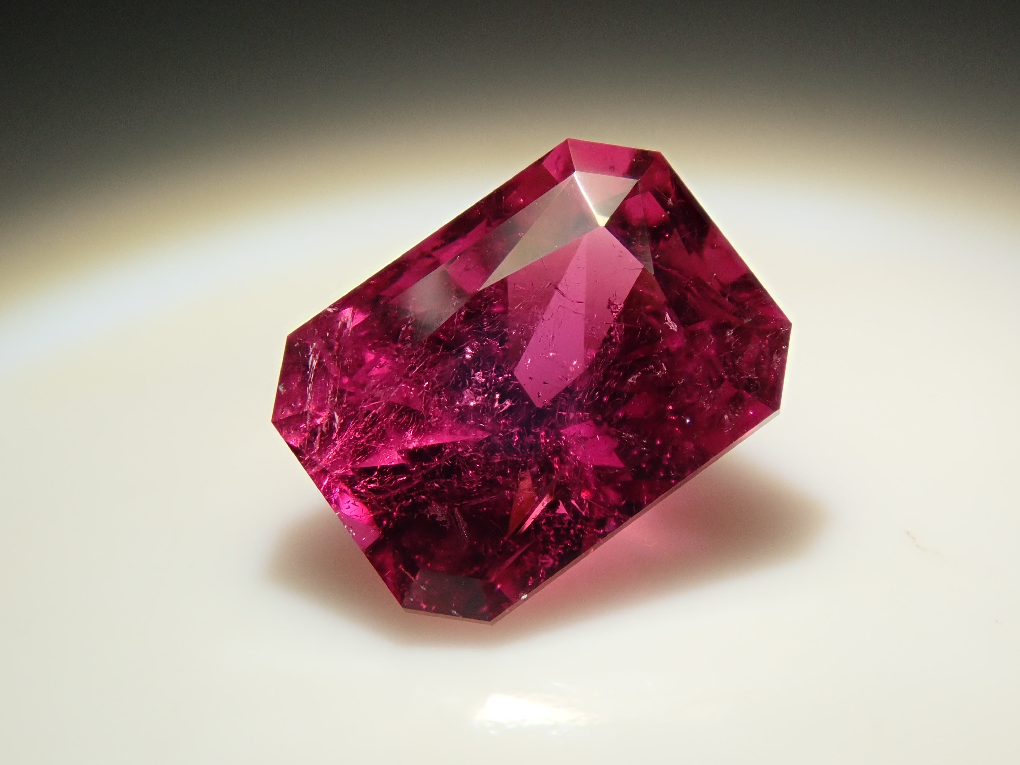 【2/7 22時販売】モザンビーク産ルベライト 0.933ctルース