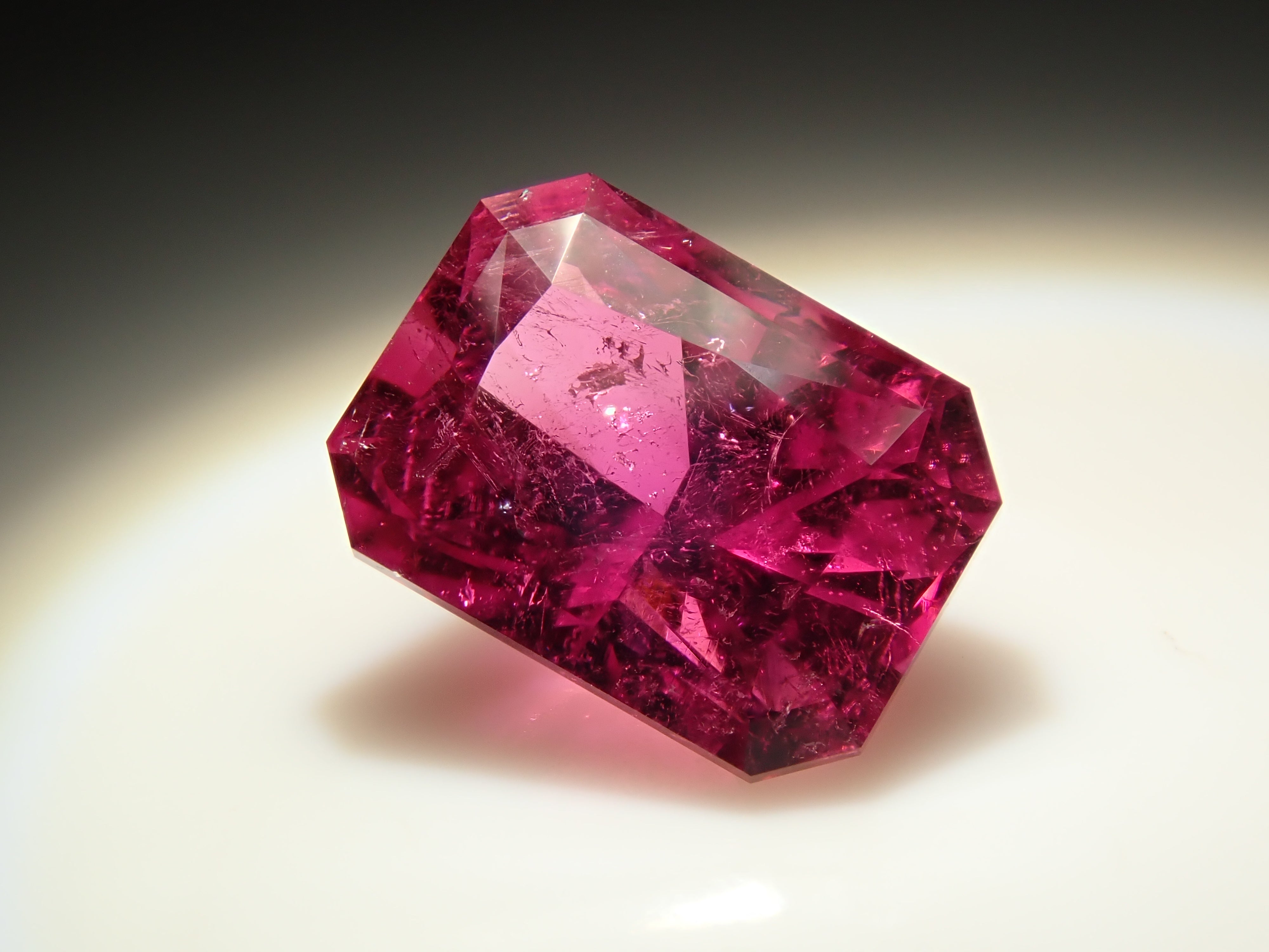 [12561193] Mozambique rubellite 0.933ct loose stone