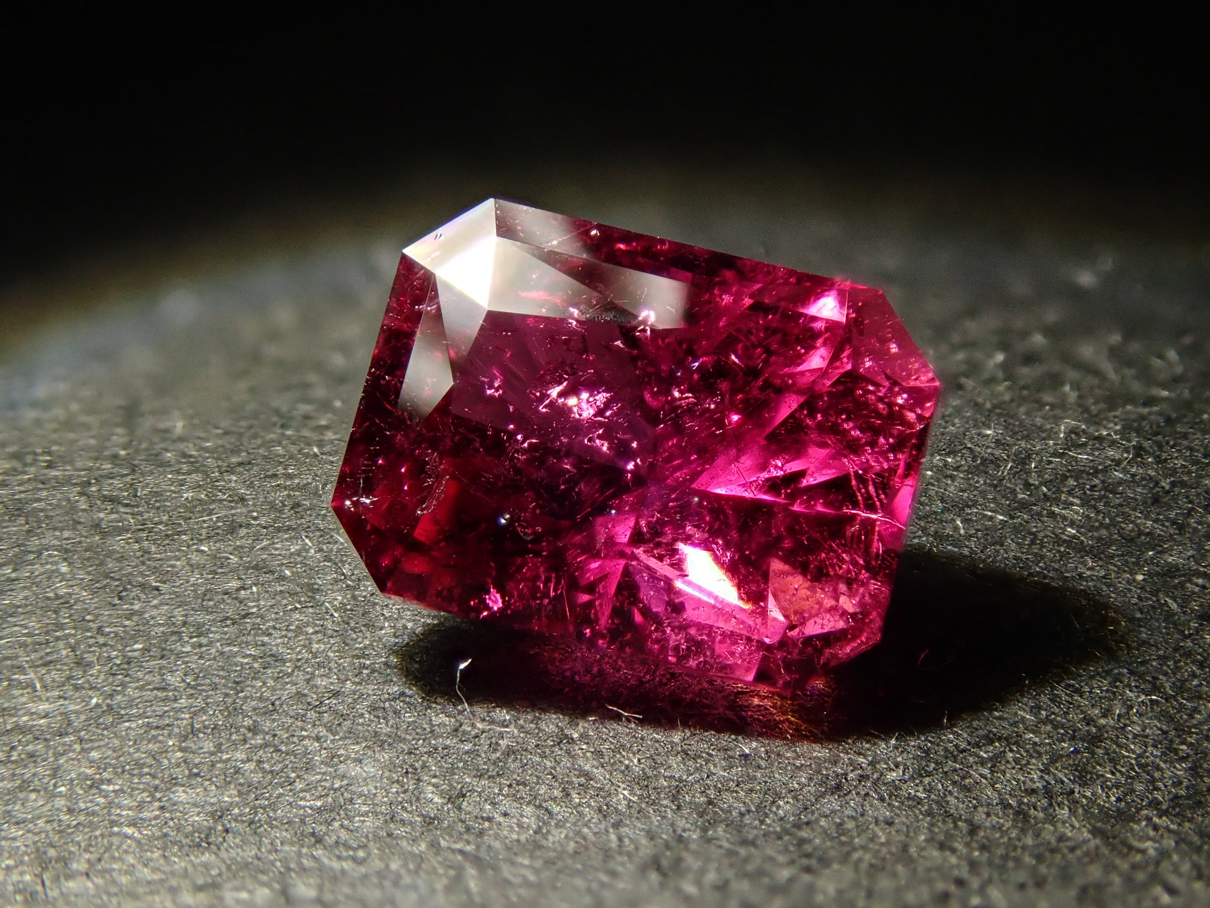 [12561193] Mozambique rubellite 0.933ct loose stone