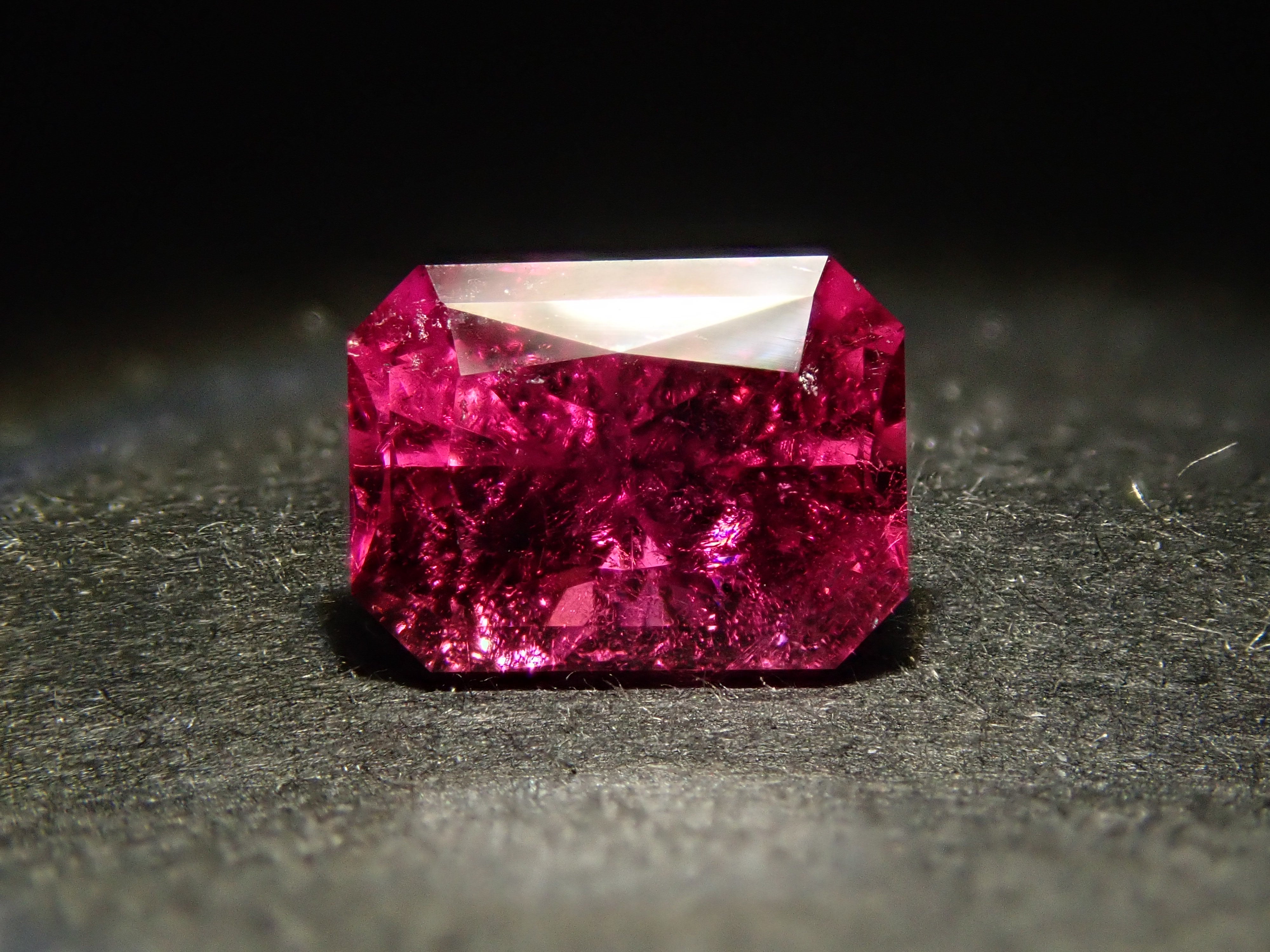 [12561193] Mozambique rubellite 0.933ct loose stone