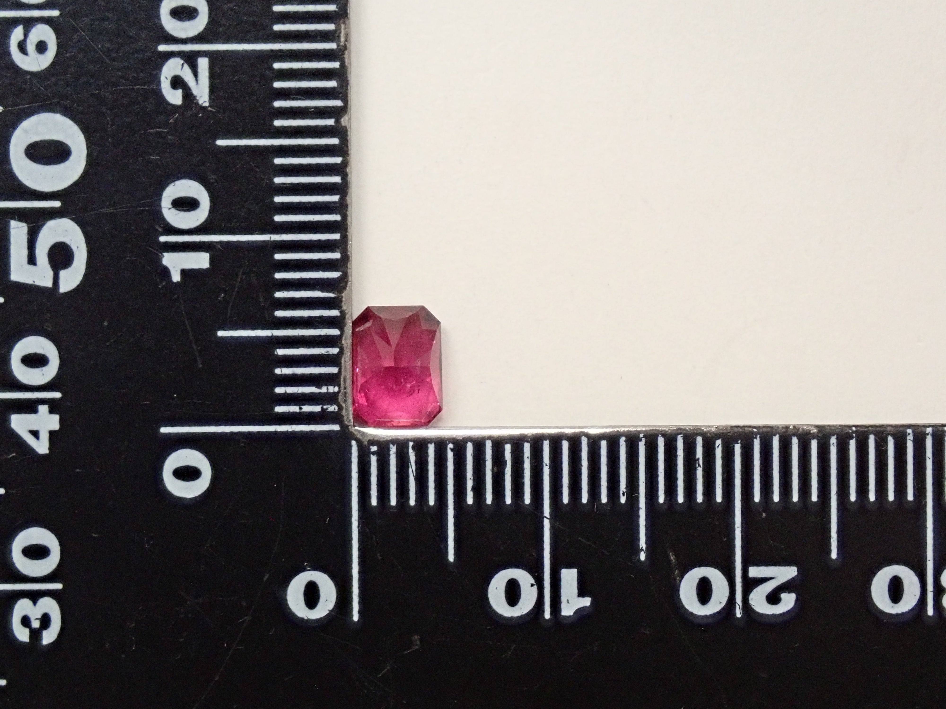 [12561193] Mozambique rubellite 0.933ct loose stone