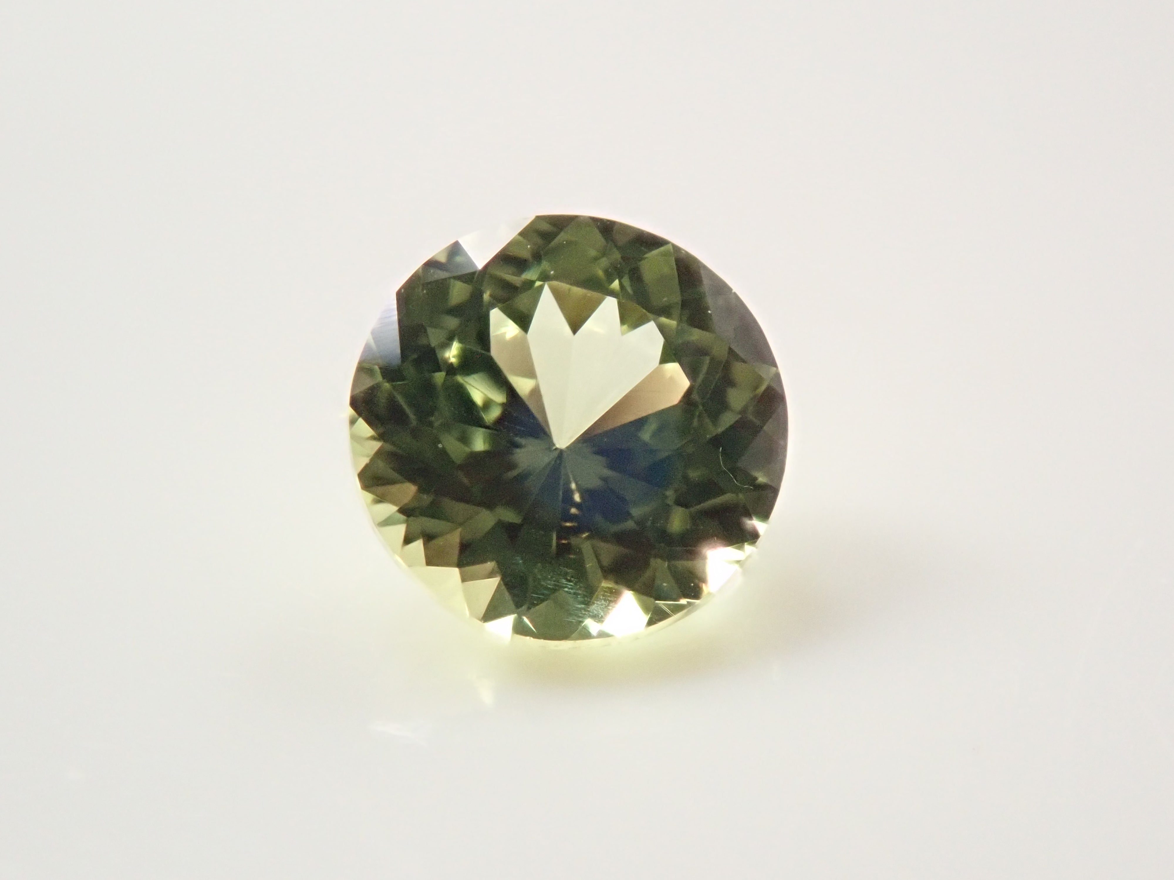 【2月4日晚間10點開售】印度鸚鵡金綠寶石 4.2毫米/0.347克拉 裸石