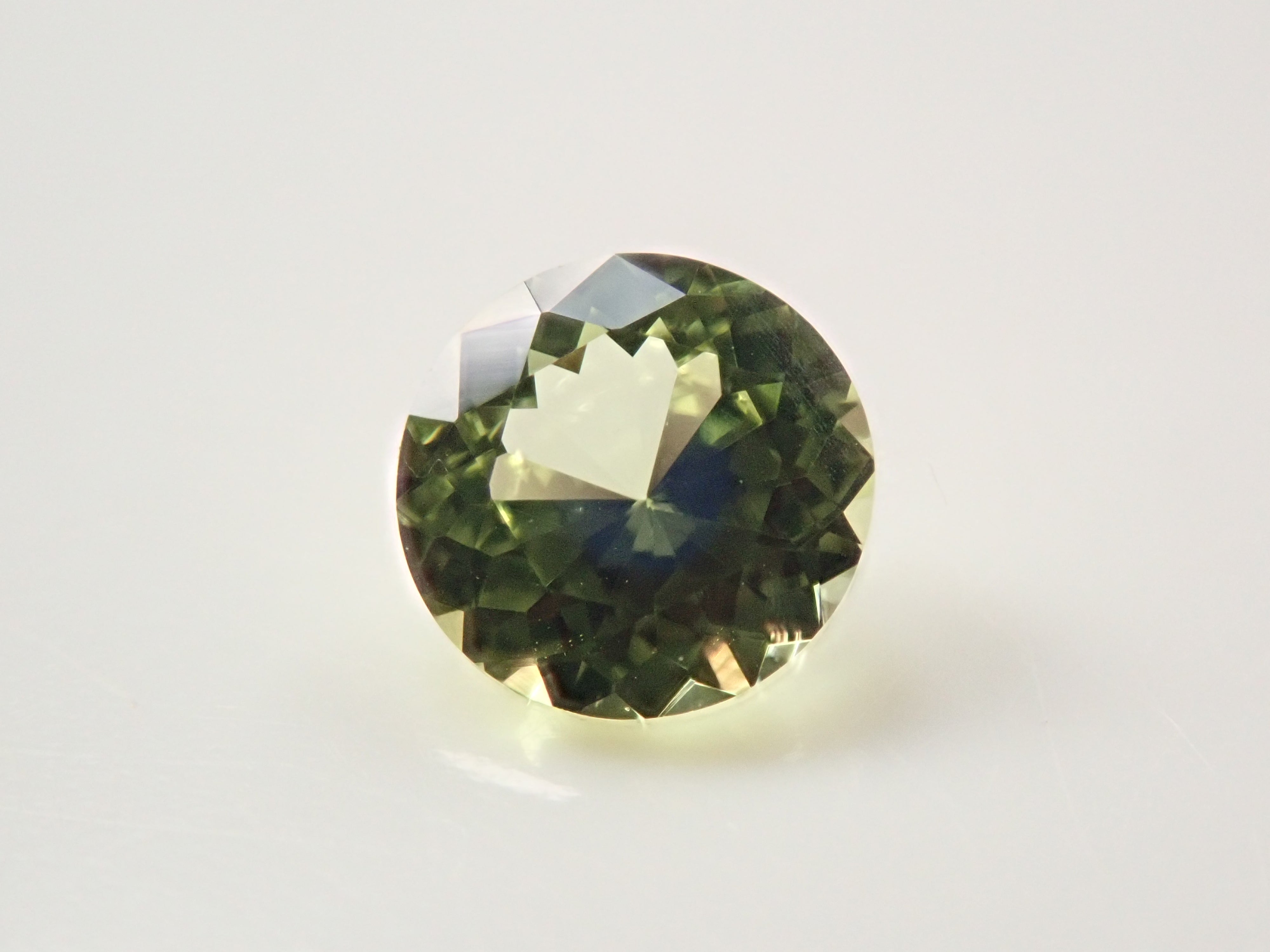 [12561247] Indian Parrot Chrysoberyl 0.375ct Loose Stone