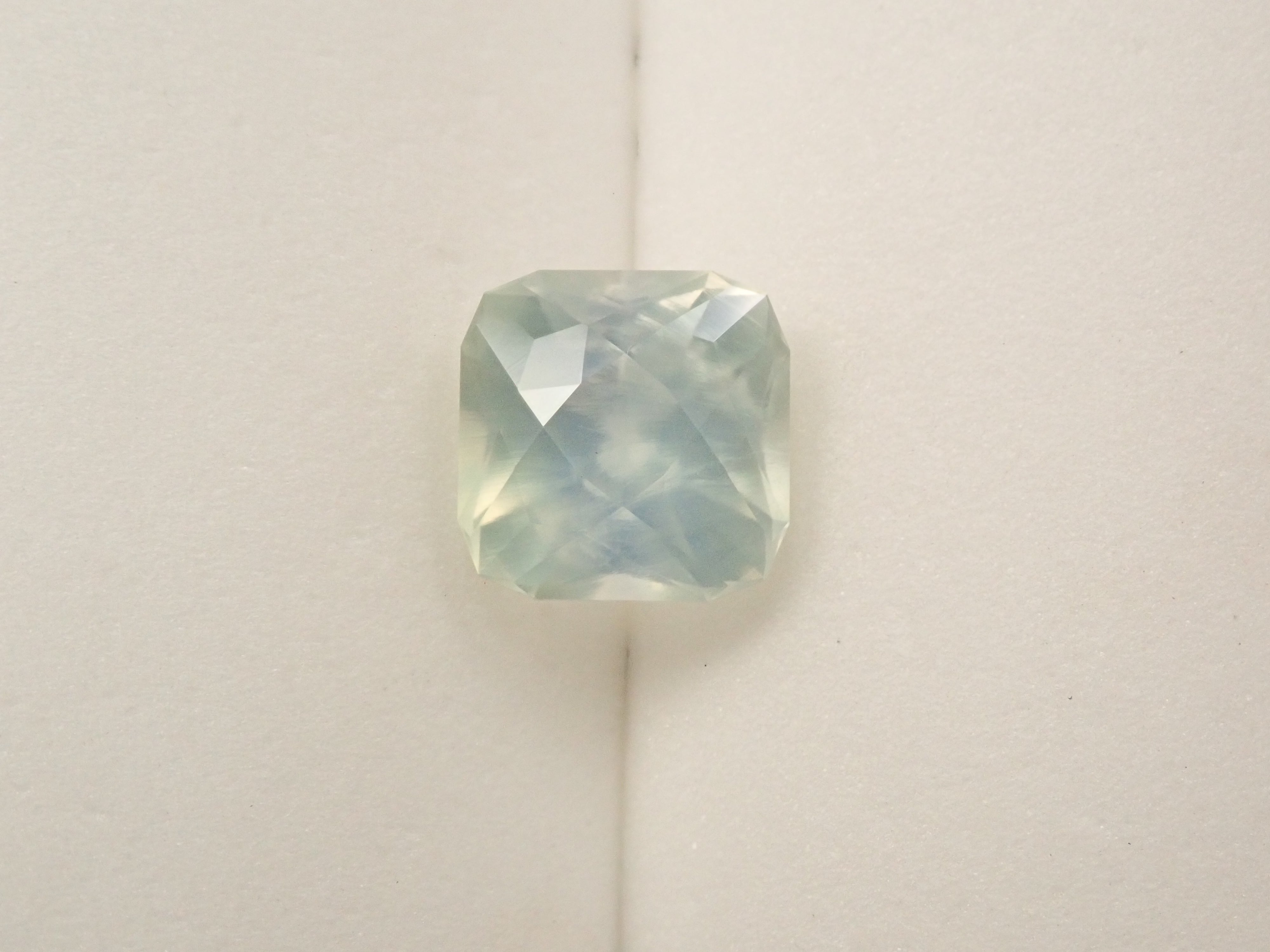 [12561263] 2.779ct loose Australian prehnite