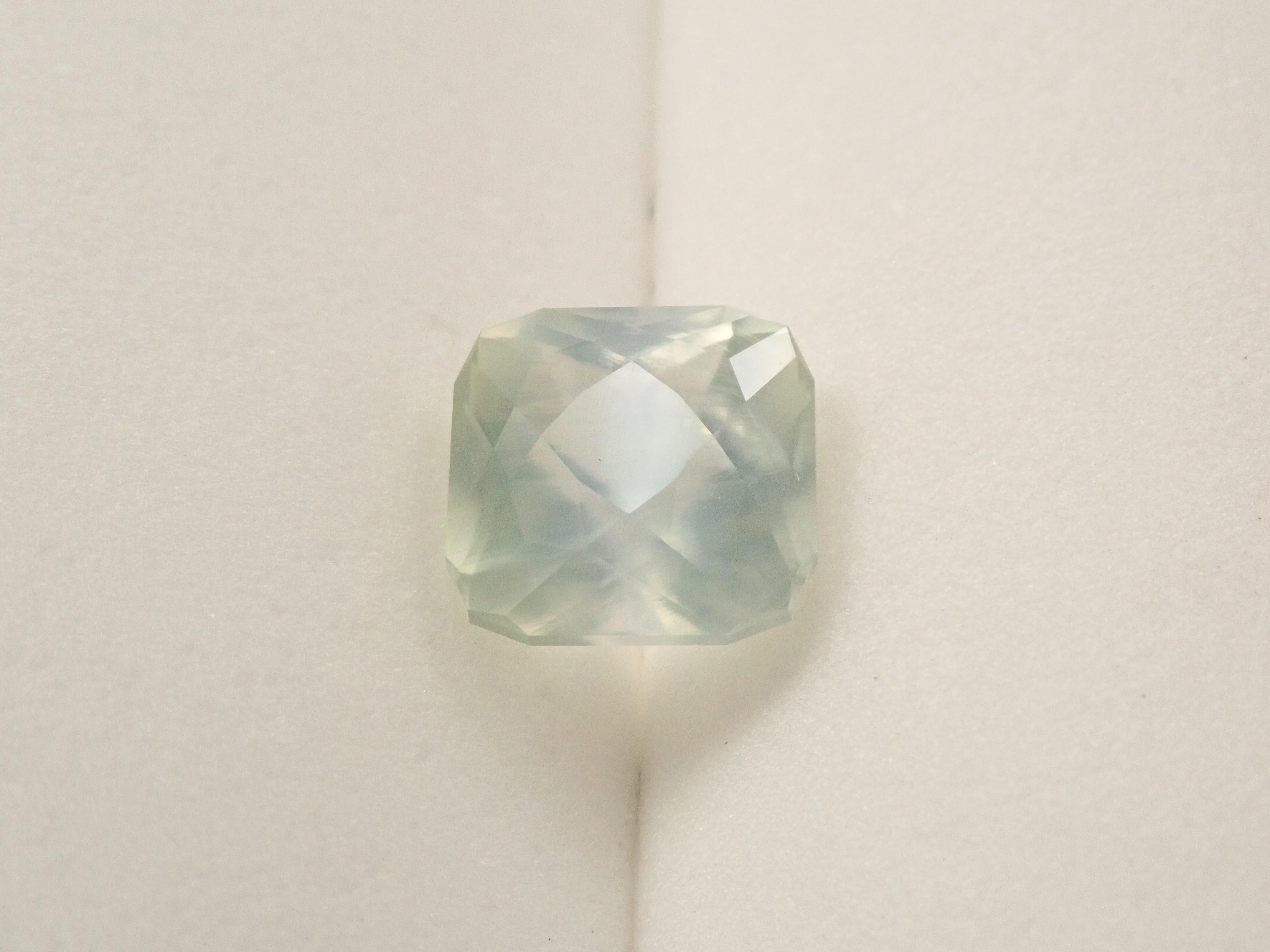 [12561263] 2.779ct loose Australian prehnite