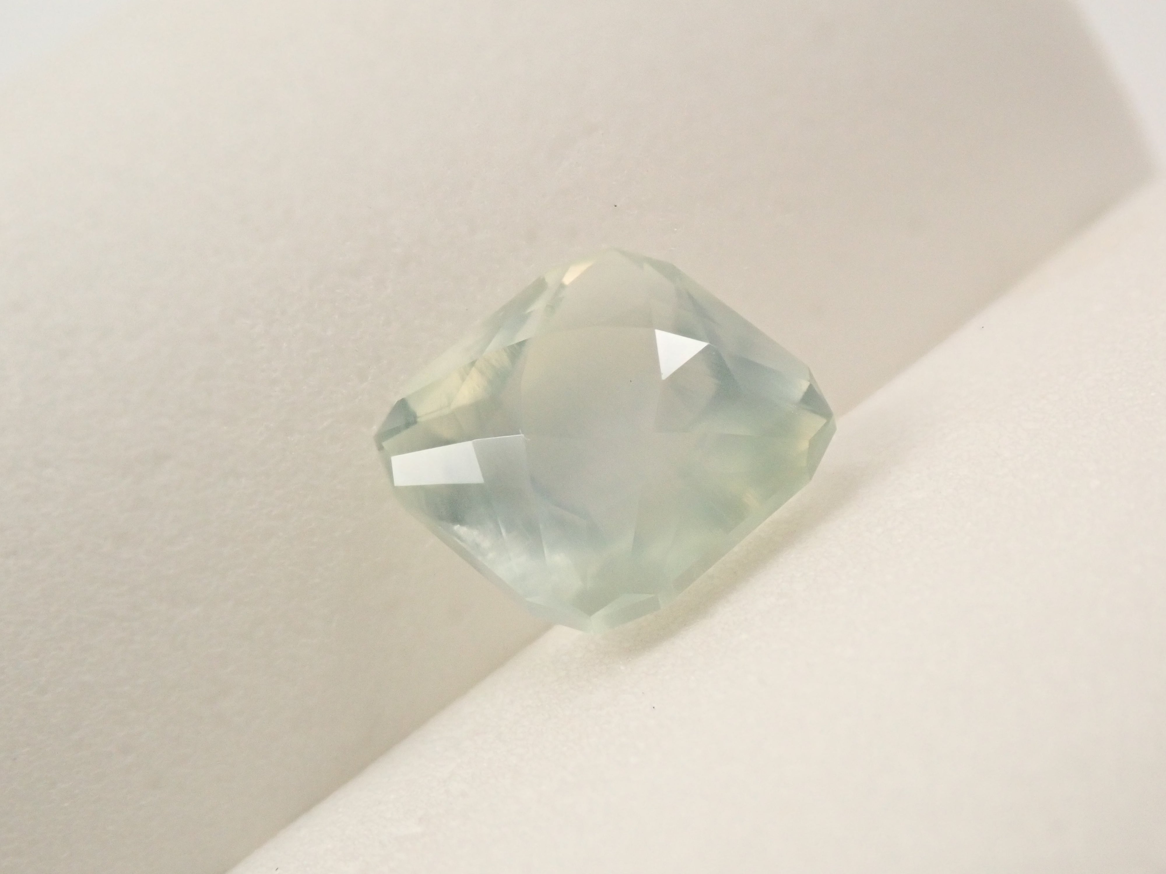 [12561263] 2.779ct loose Australian prehnite