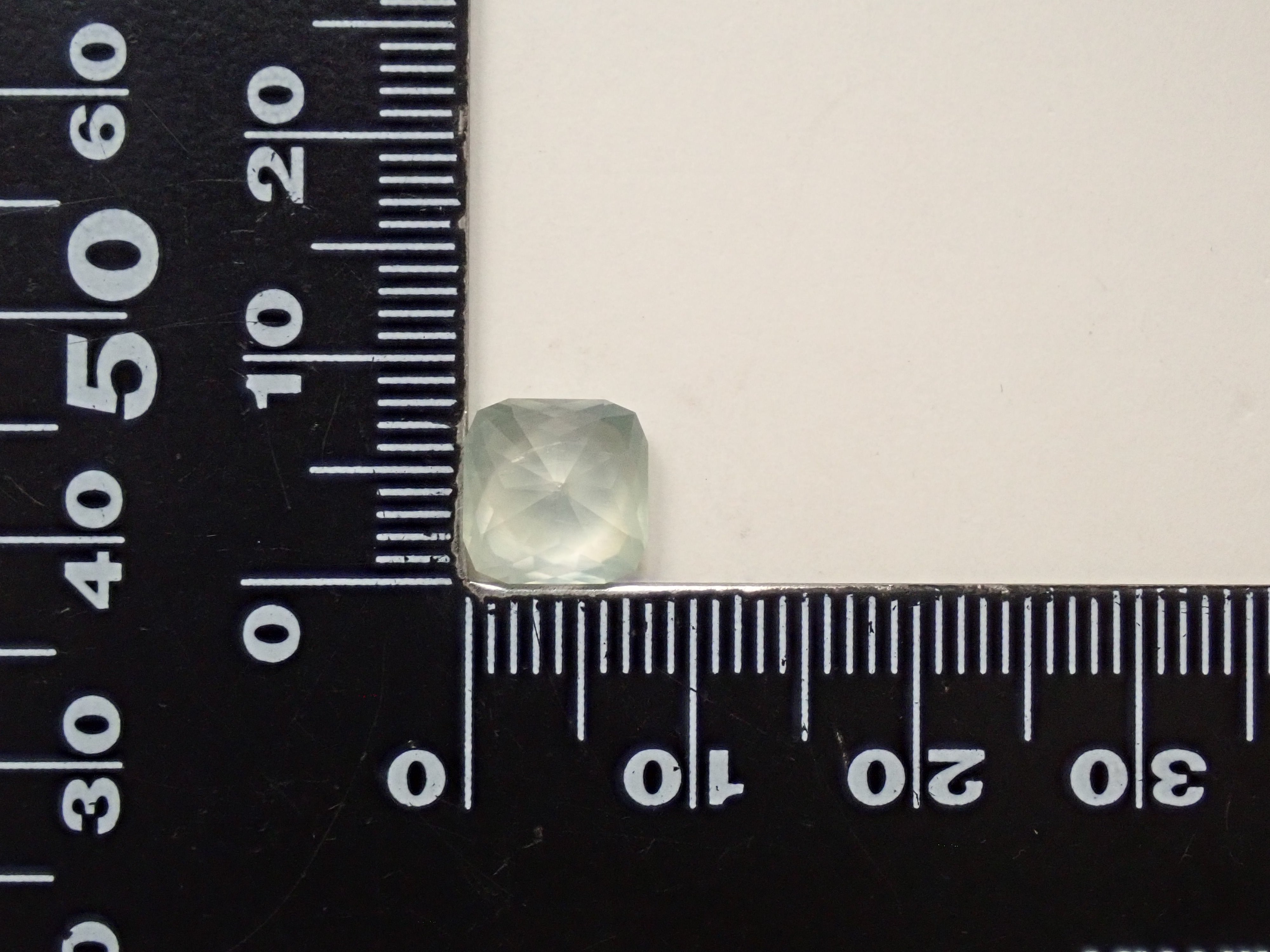 [12561263] 2.779ct loose Australian prehnite
