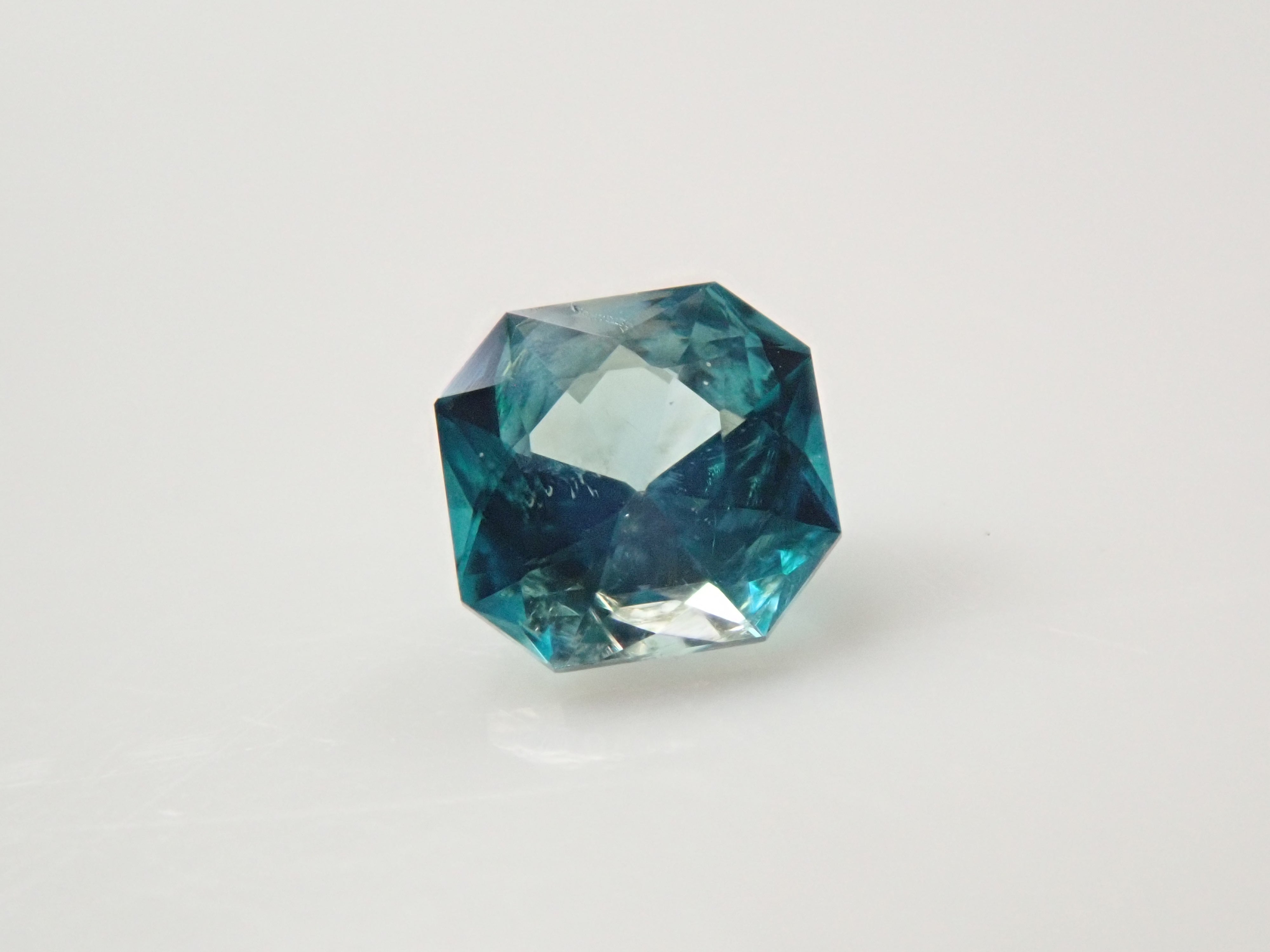 [12561268] Grandidierite from Madagascar 0.099ct loose stone