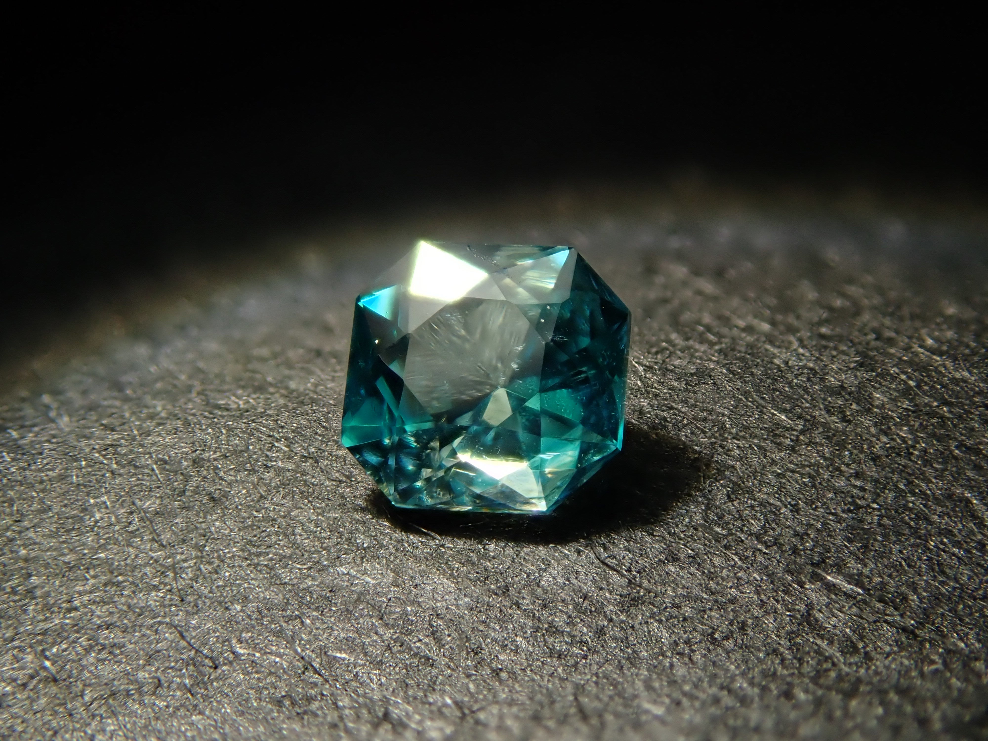 [12561268] Grandidierite from Madagascar 0.099ct loose stone