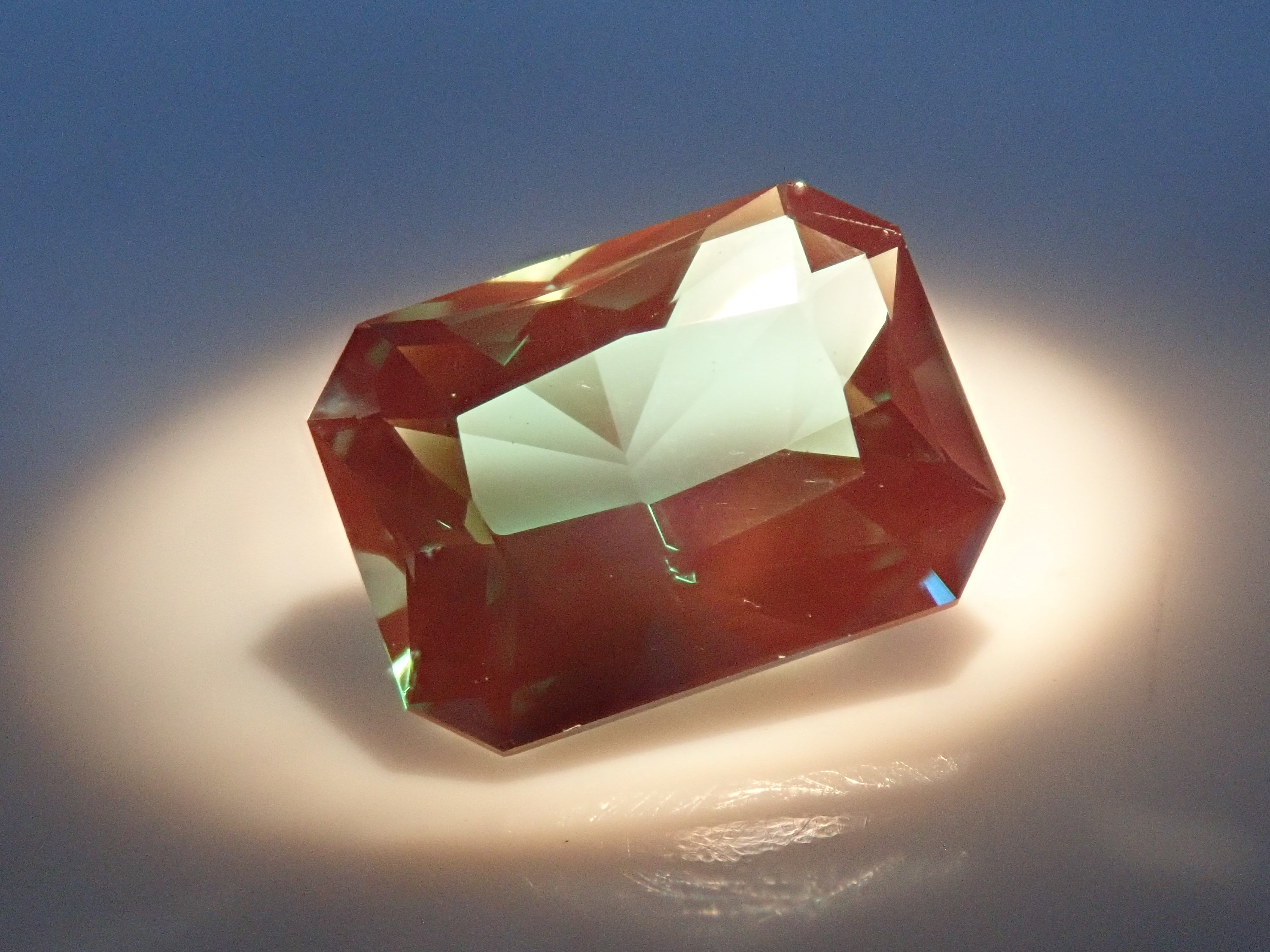 【2/7 22時販売】モンゴル産カラーチェンジアンデシン 0.882ctルース