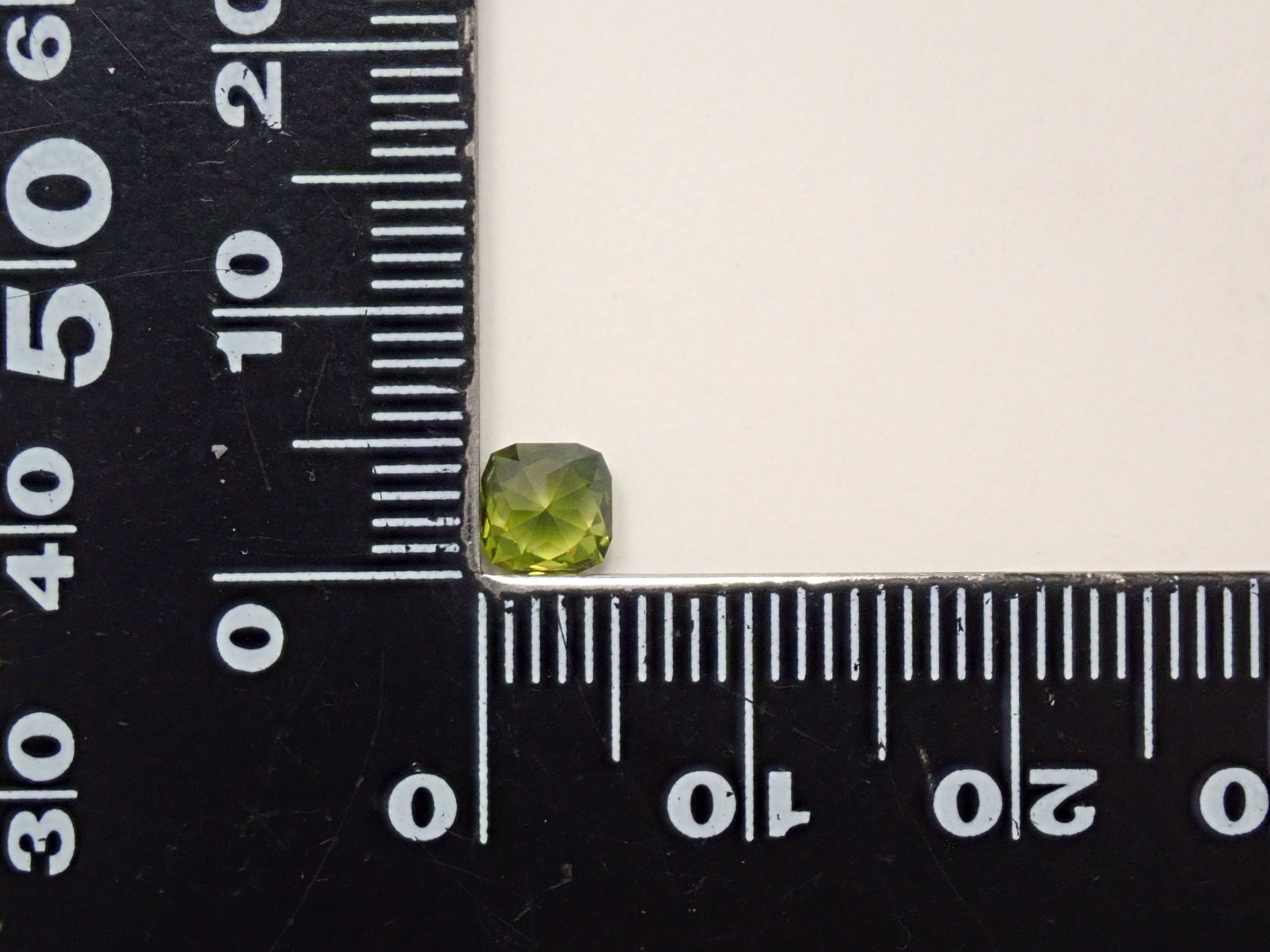 [12561274] Kenyan Idocrase 0.650ct Loose Stone