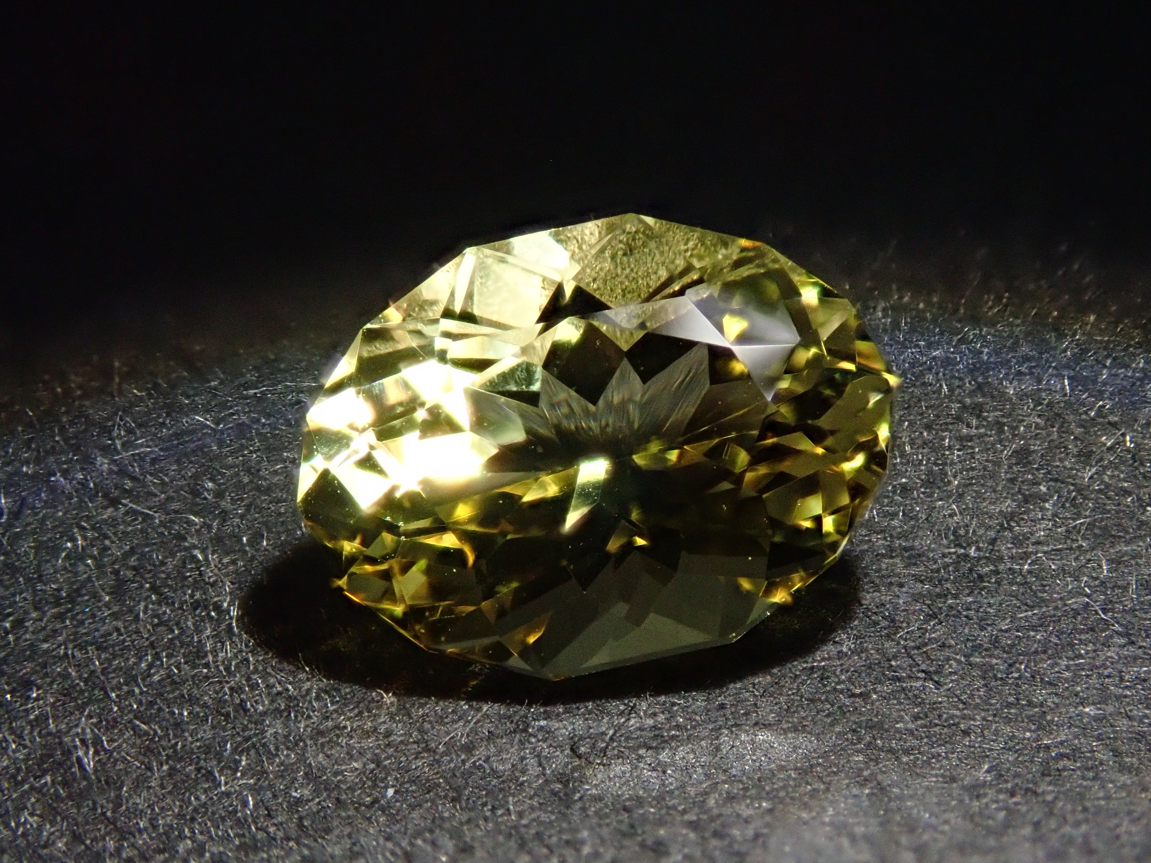 [12561301] Brazilian Yellow Beryl 1.473ct Loose Stone