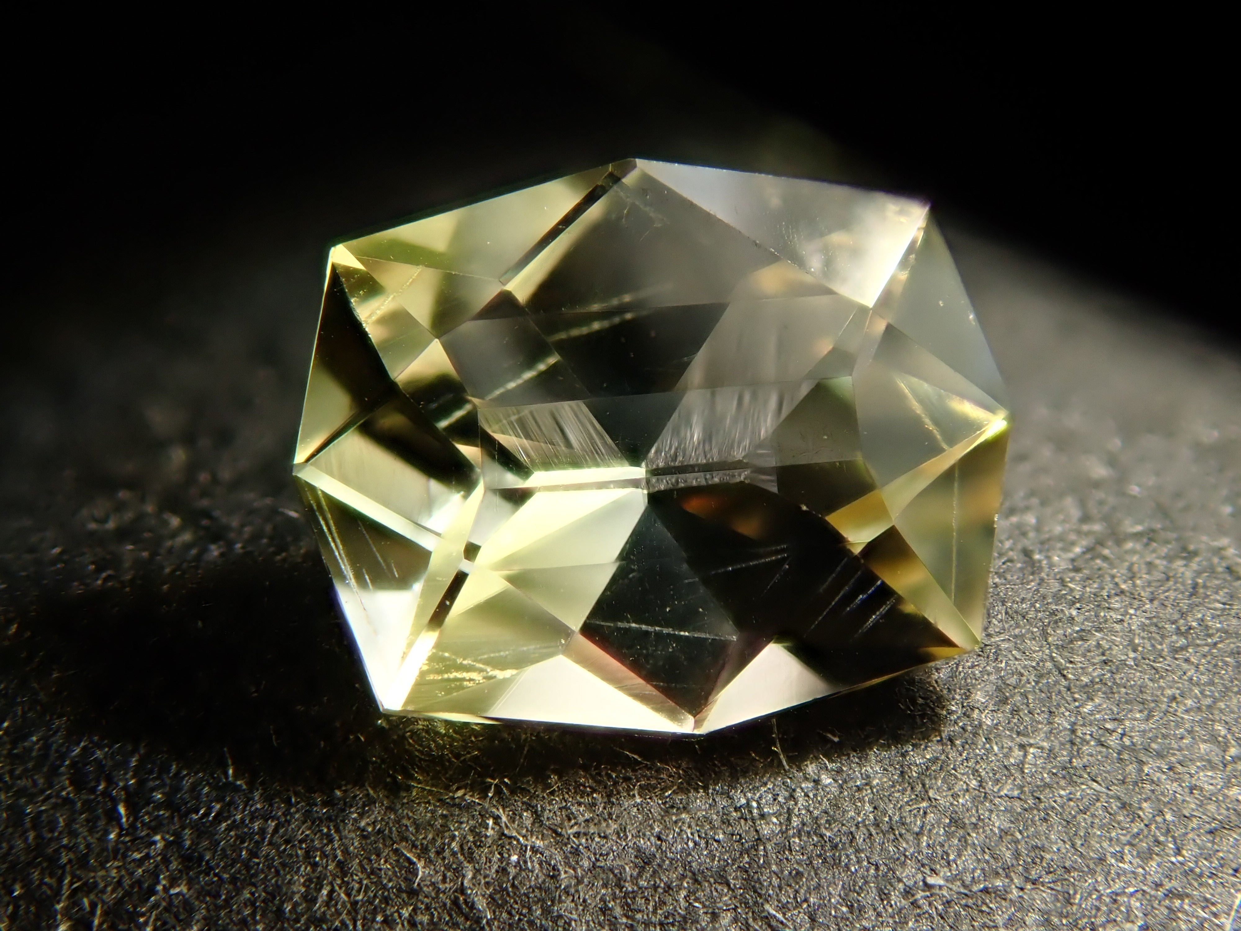 イエロートルマリン 0.469ctルース