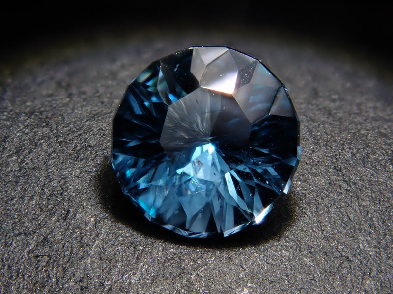 ネパール産カイヤナイト 0.452ctルース