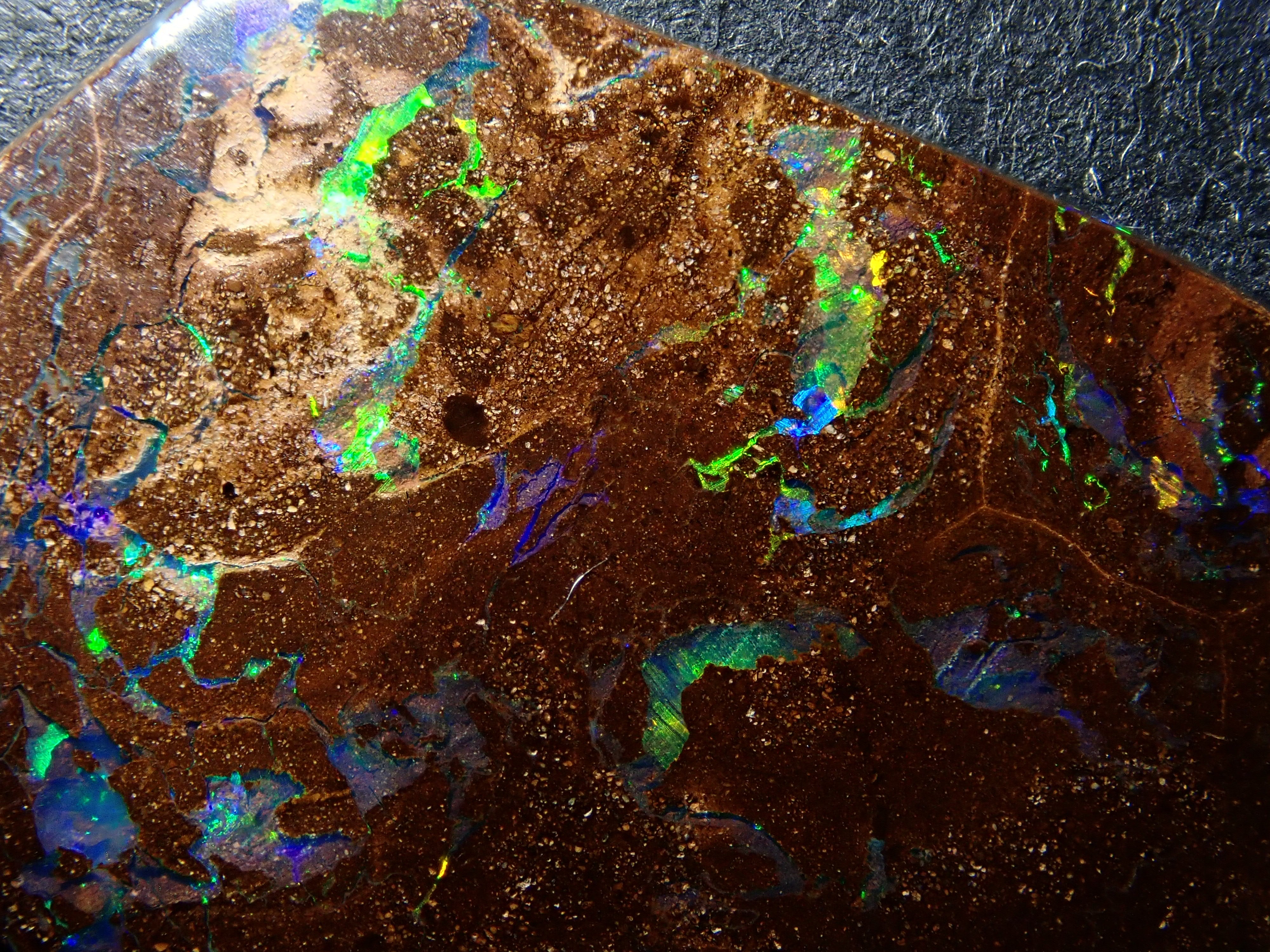 【2/8 22時販売】オーストラリア産アイアンオパール 17.439ctルース