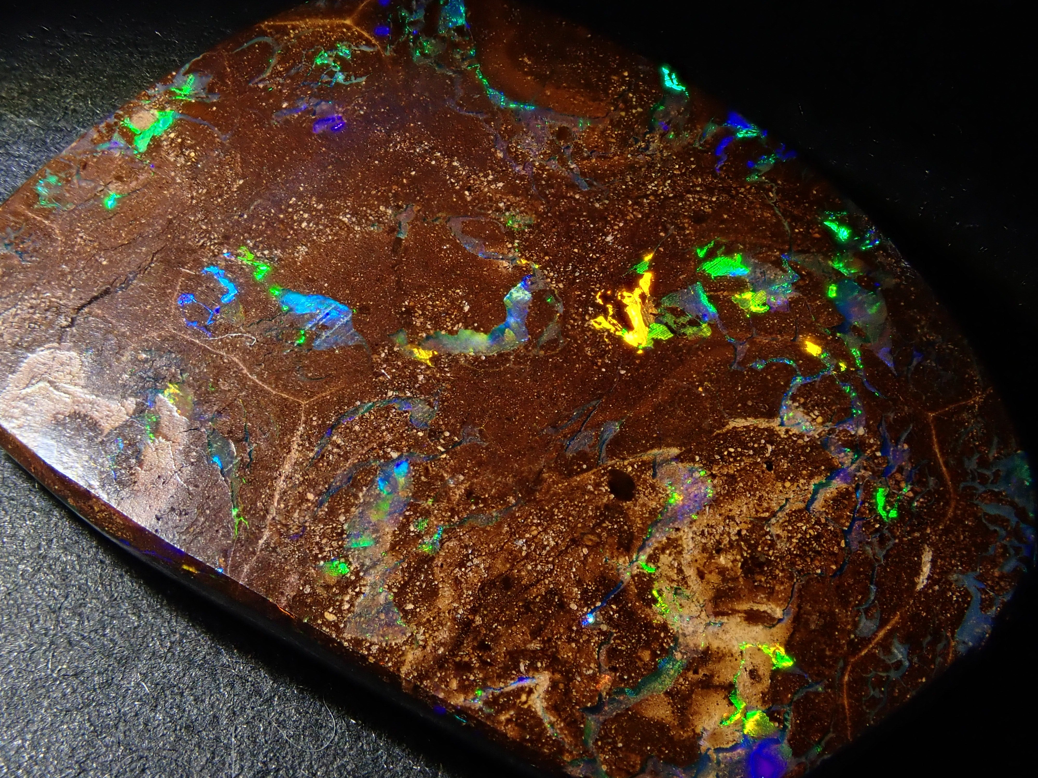 【2/8 22時販売】オーストラリア産アイアンオパール 17.439ctルース