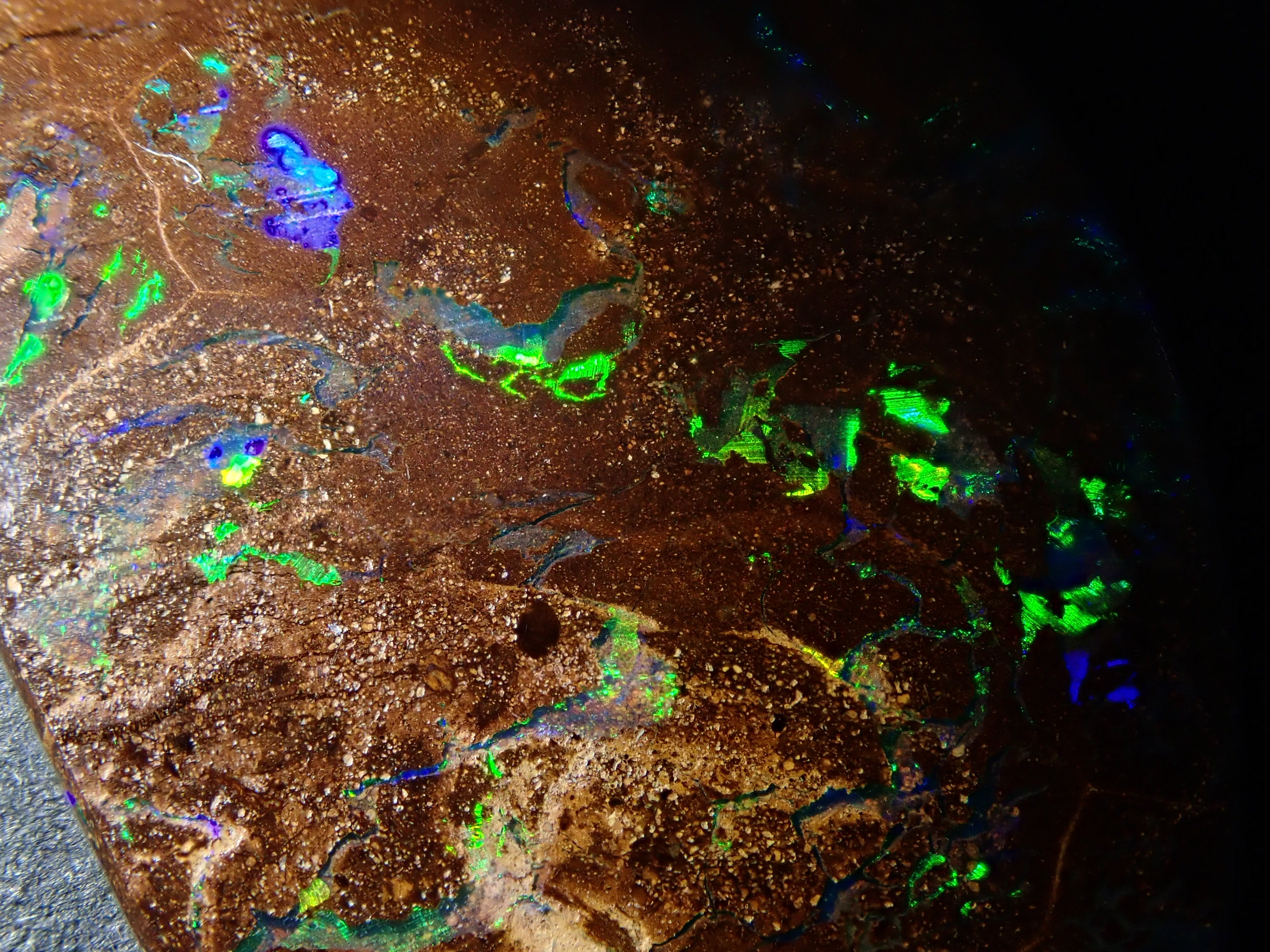 オーストラリア産アイアンオパール 17.439ctルース