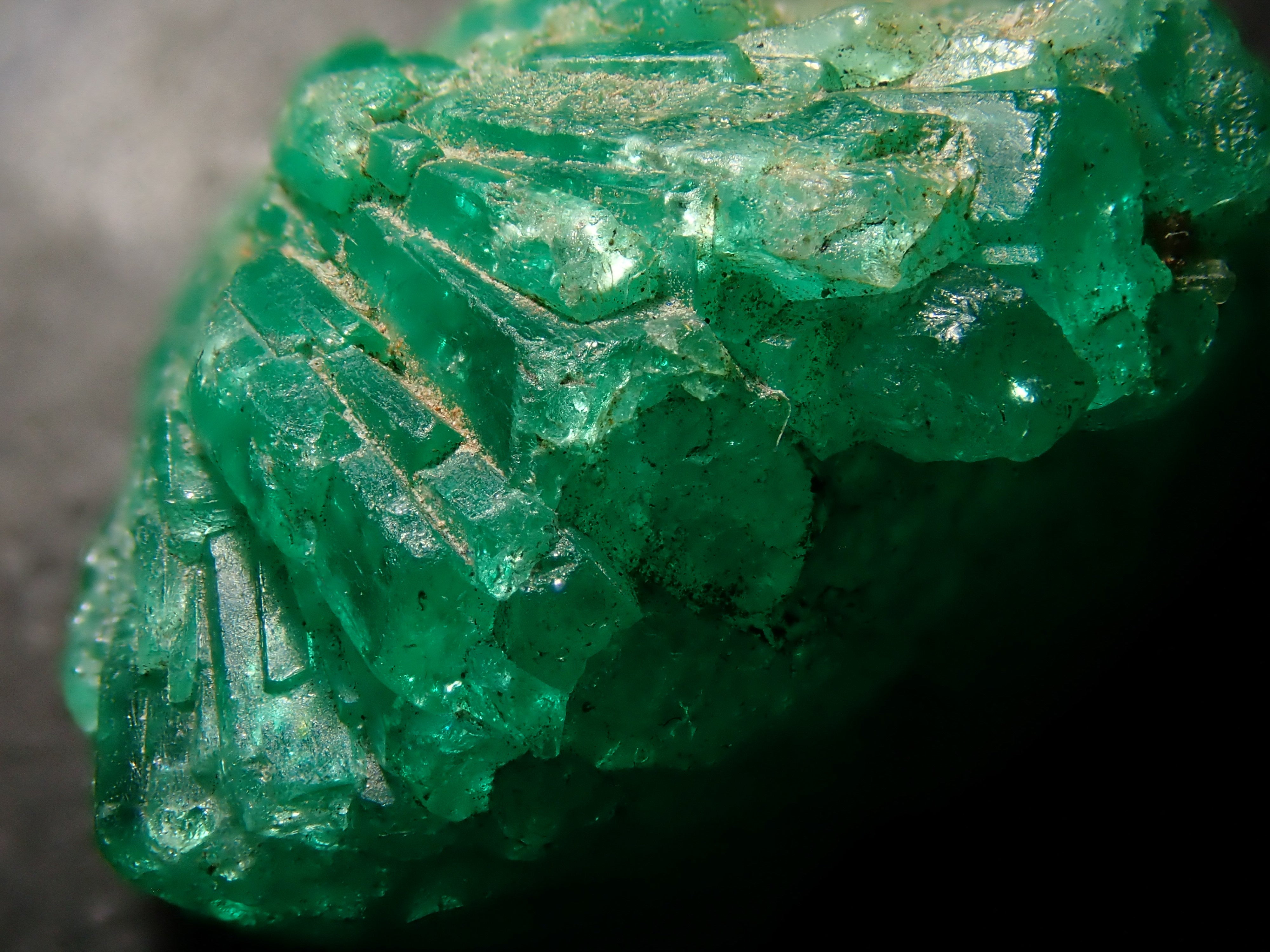 【2/10 22時販売】コロンビア産エメラルド 10.940ct原石