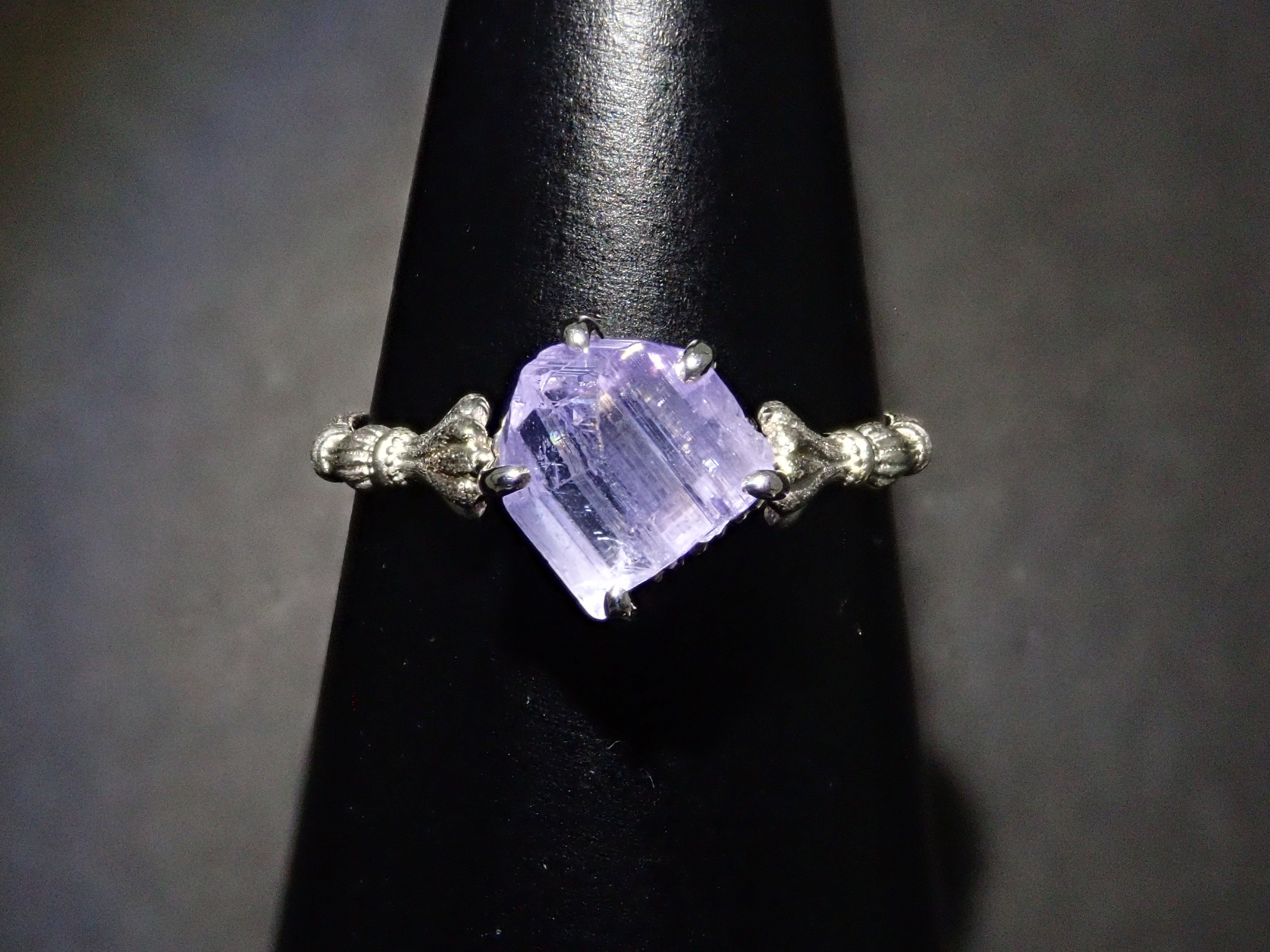 【4/4 22時販売】Pt950 タンザニア産ラベンダータンザナイト 1.51ct リング