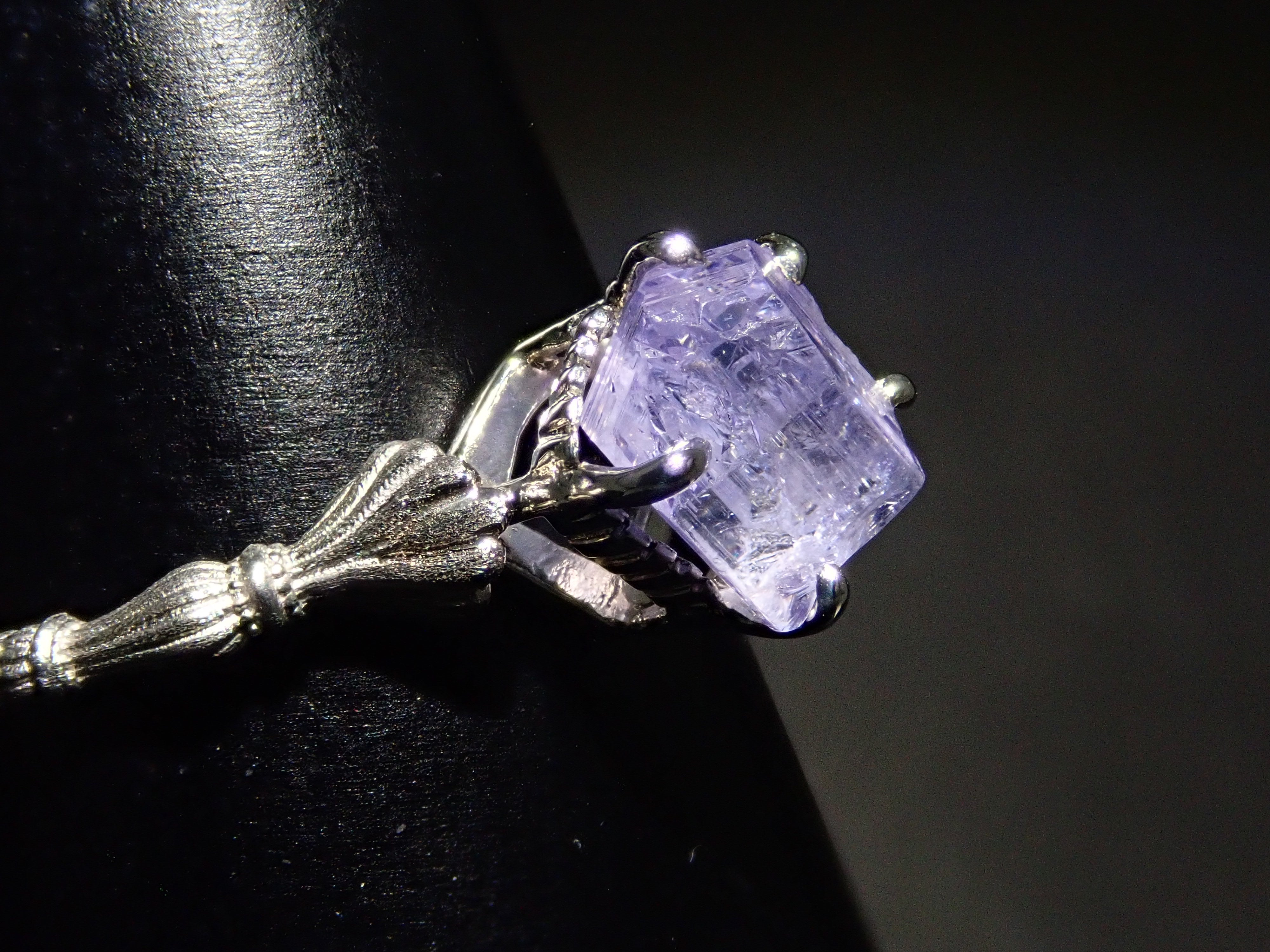 Pt950 タンザニア産ラベンダータンザナイト 1.51ct リング