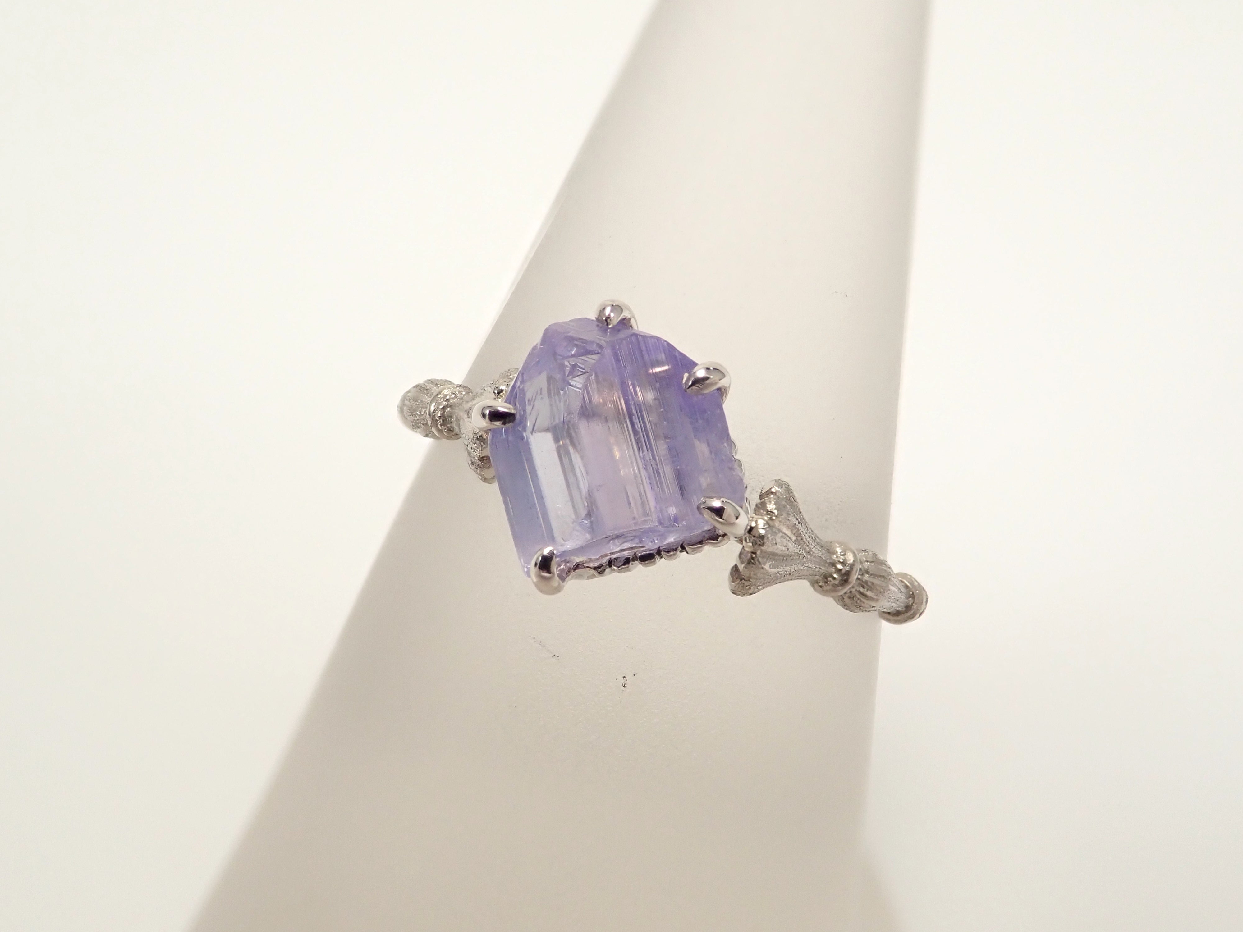 Pt950 タンザニア産ラベンダータンザナイト 1.51ct リング