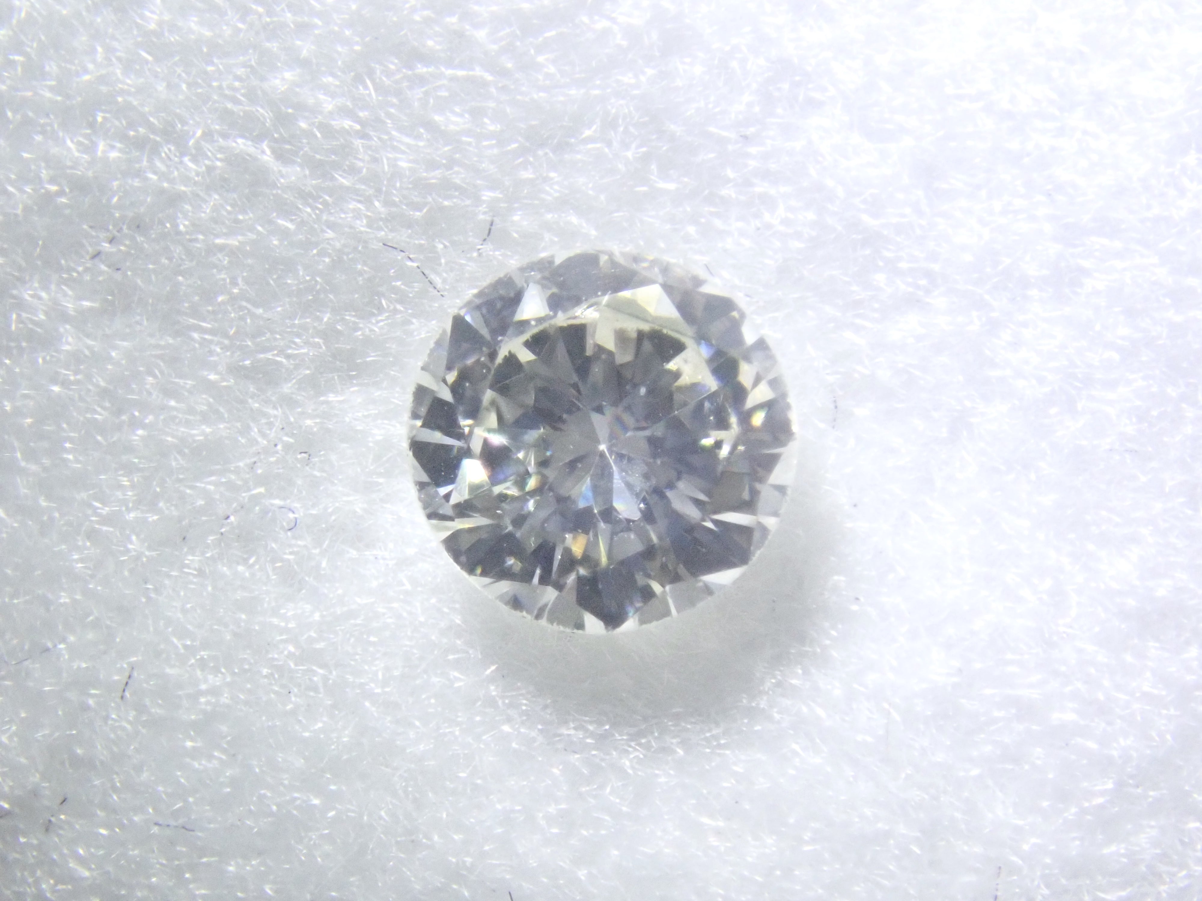 [Available at 10 PM on February 6th] Limited Edition 5 Stones: Approximately 3.3mm VS-Class Diamond Gacha (Usually ¥29,800 Value Included / All Stones Come with Central Gem Laboratory Sorting) [Multiple Purchase Discounts Available]