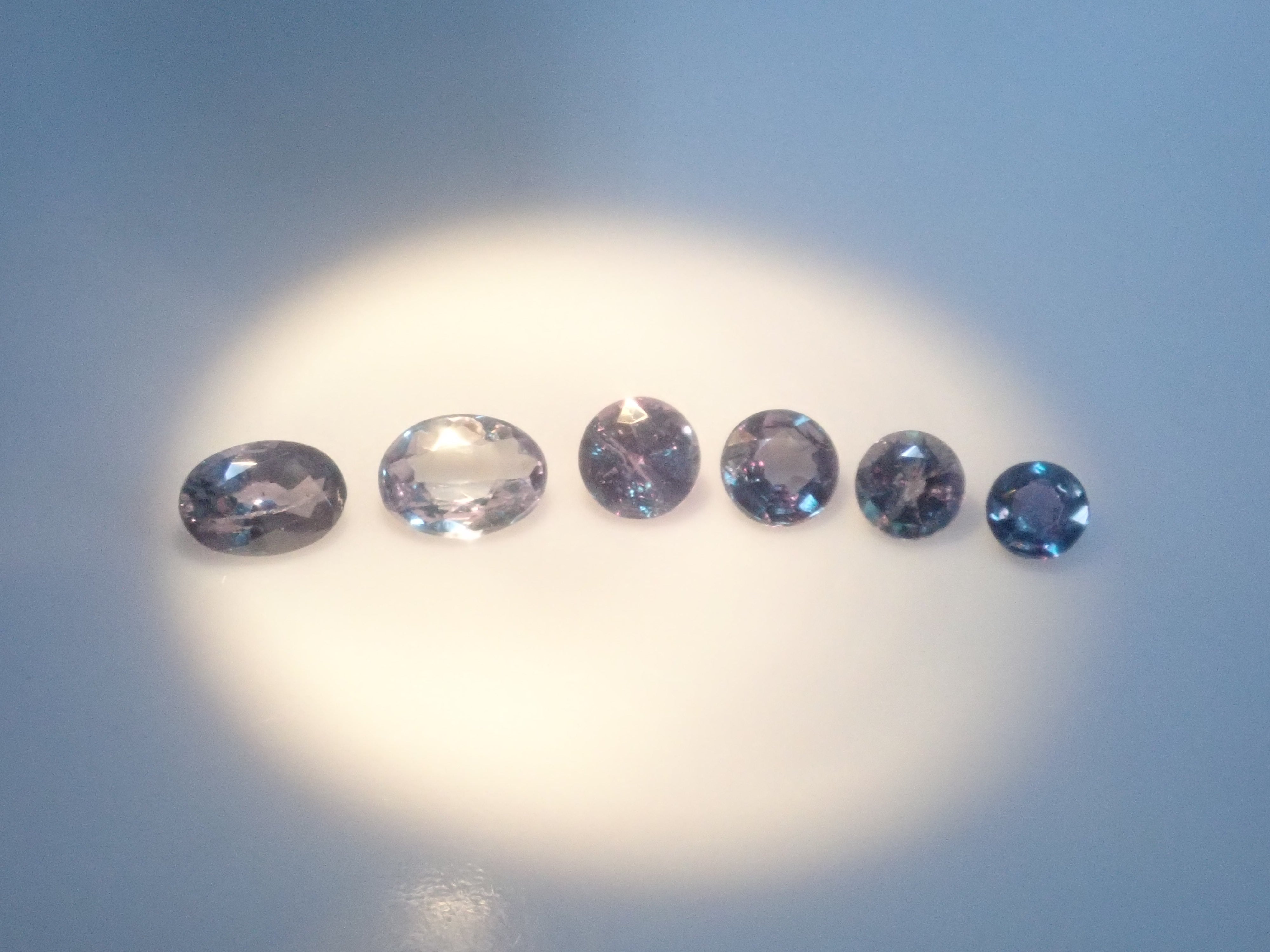 【2/21 22時販売】《限定10石》カラーチェンジガチャ💎通常39,800円のロシア産アレキサンドライトやブラジル産アレキサンドライト、タンザニア産カラーチェンジガーネットの3種類《複数購入割引有》