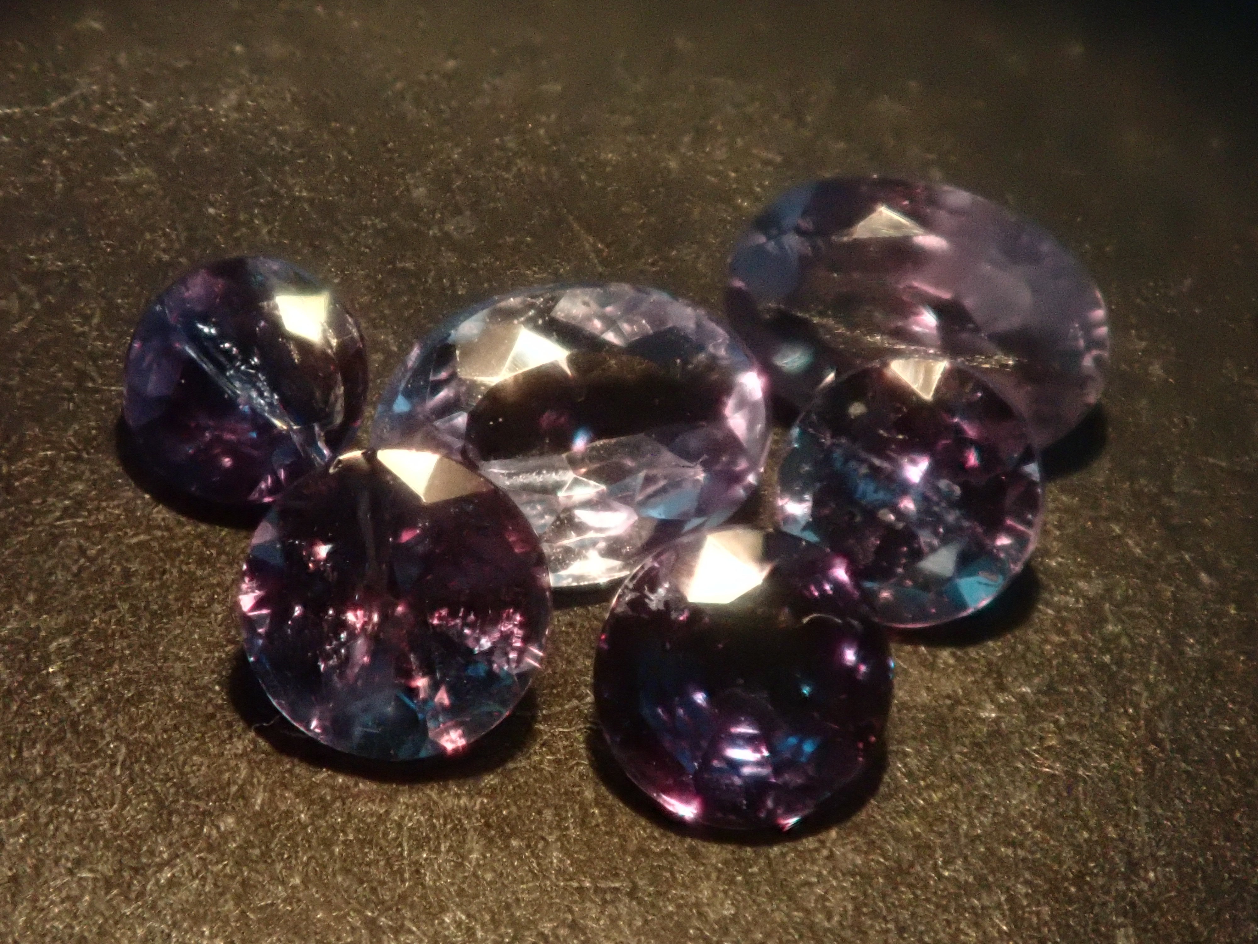 カラーチェンジガチャ💎通常39,800円のロシア産アレキサンドライトや
