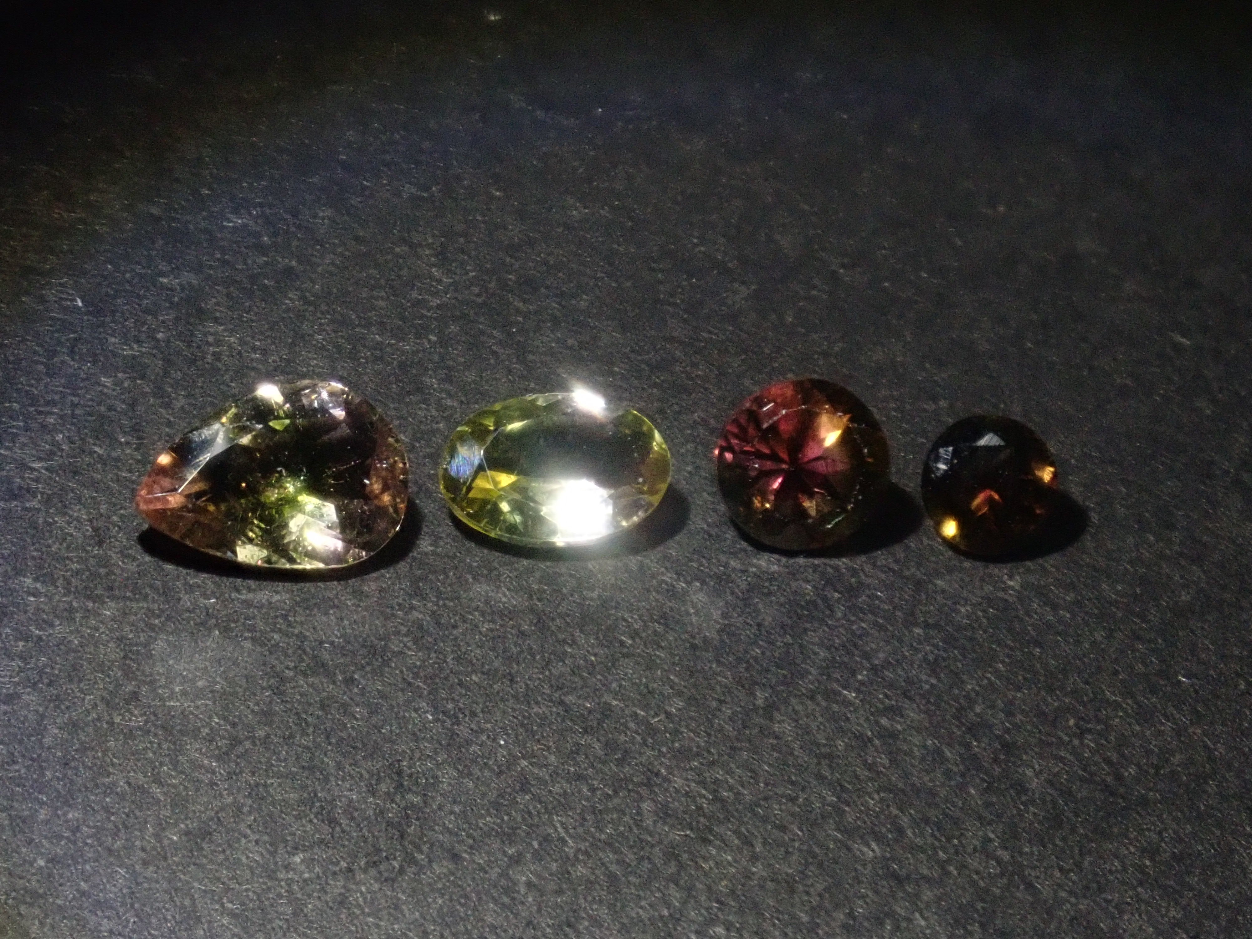 【2/22 22時販売】《限定13石》バイカラーガチャ💎通常79,800円のバイカラースフェーン、通常39,800円のパーティーカラーパライバトルマリンなど《複数購入割引有》