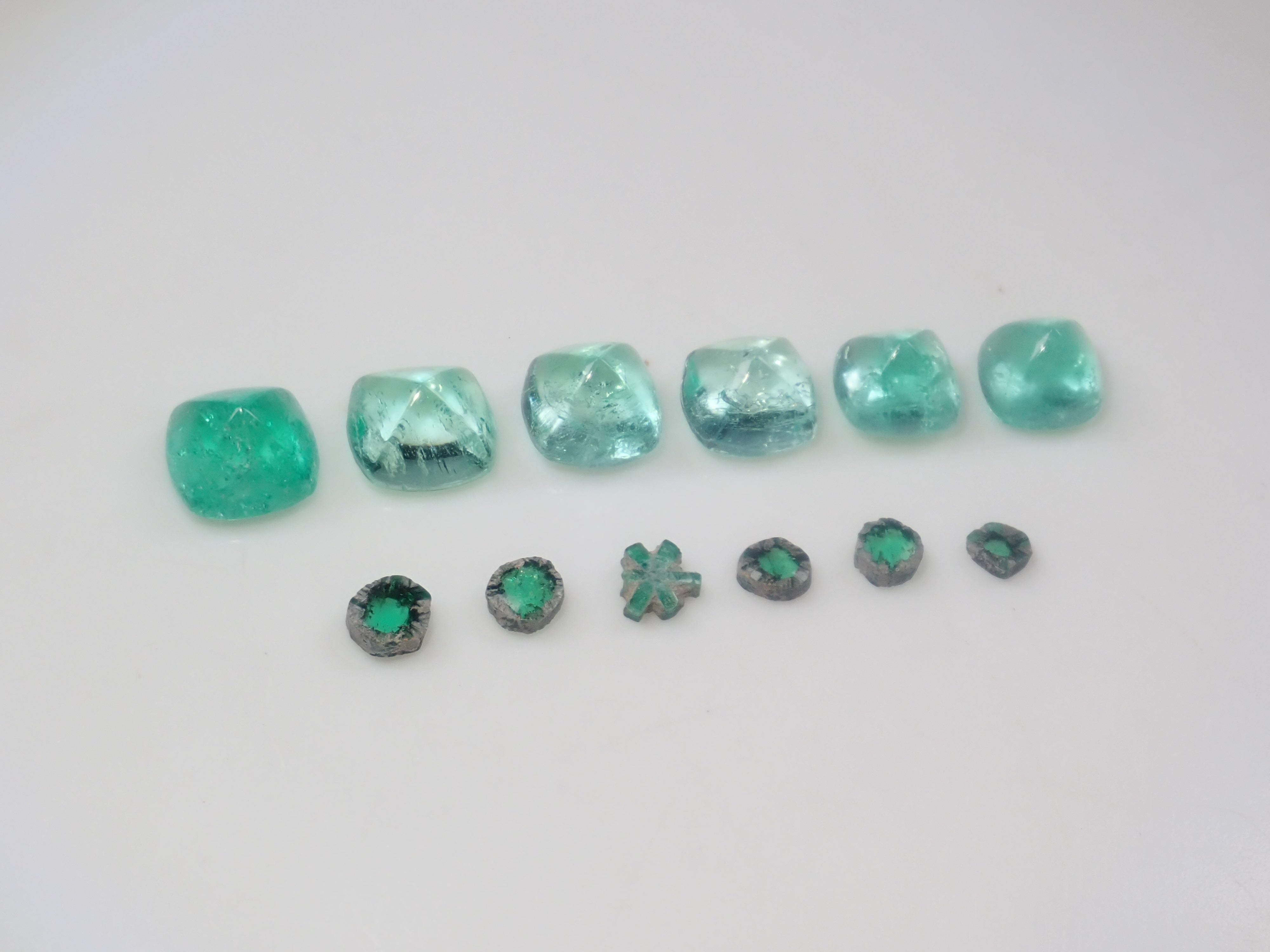 【2/13 22時販売】《限定6セット》コロンビア産逆トラピッチェエメラルド＆ブラジル産エメラルド(シュガーローフカット)2石セット《複数購入割引有》