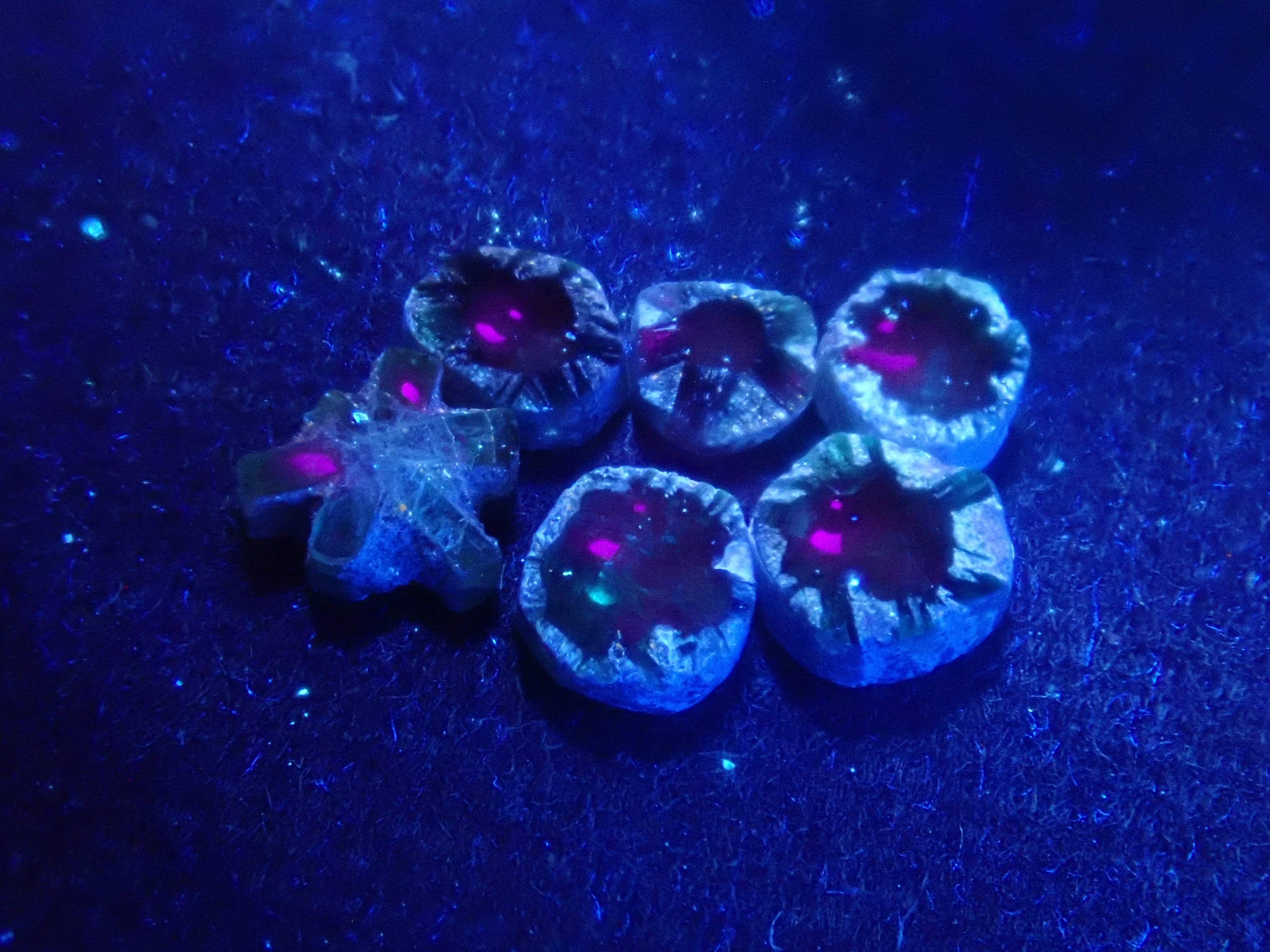 【2/13 22時販売】《限定6セット》コロンビア産逆トラピッチェエメラルド＆ブラジル産エメラルド(シュガーローフカット)2石セット《複数購入割引有》