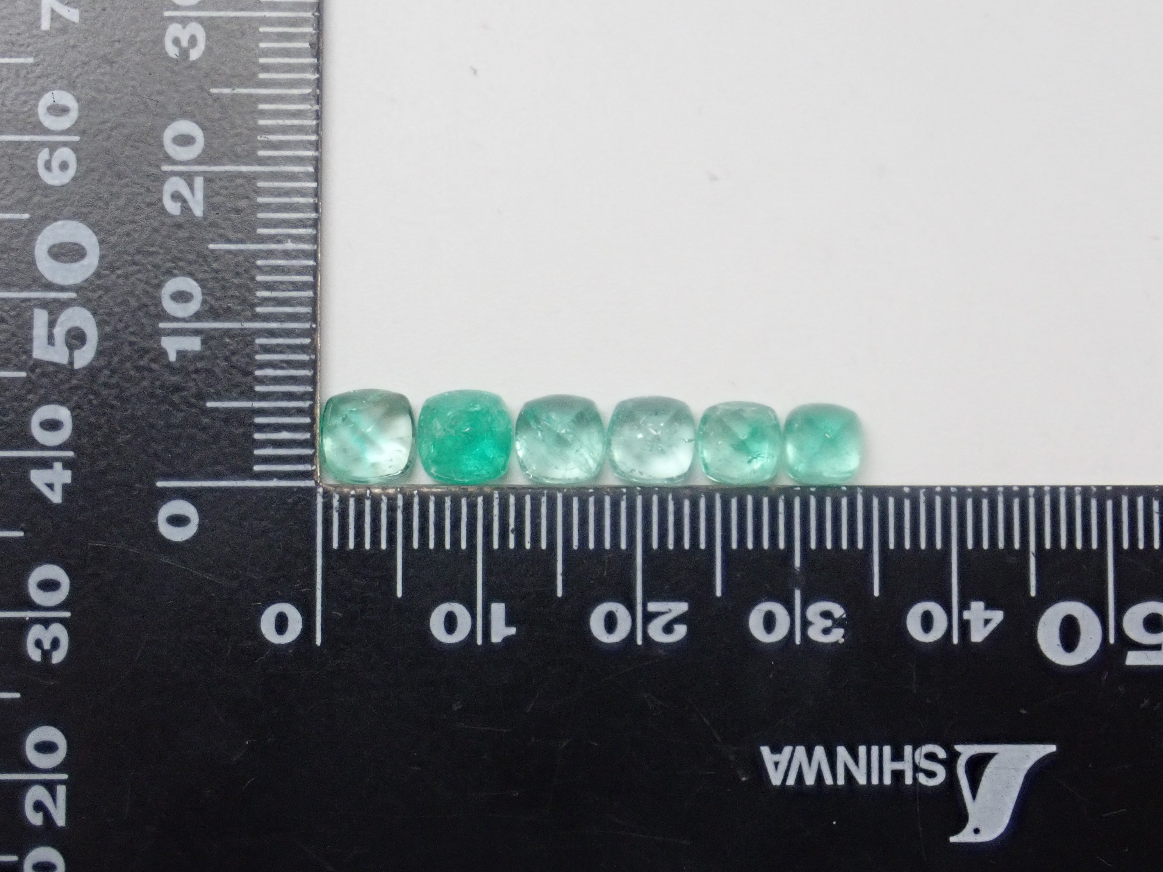 【2/13 22時販売】《限定6セット》コロンビア産逆トラピッチェエメラルド＆ブラジル産エメラルド(シュガーローフカット)2石セット《複数購入割引有》