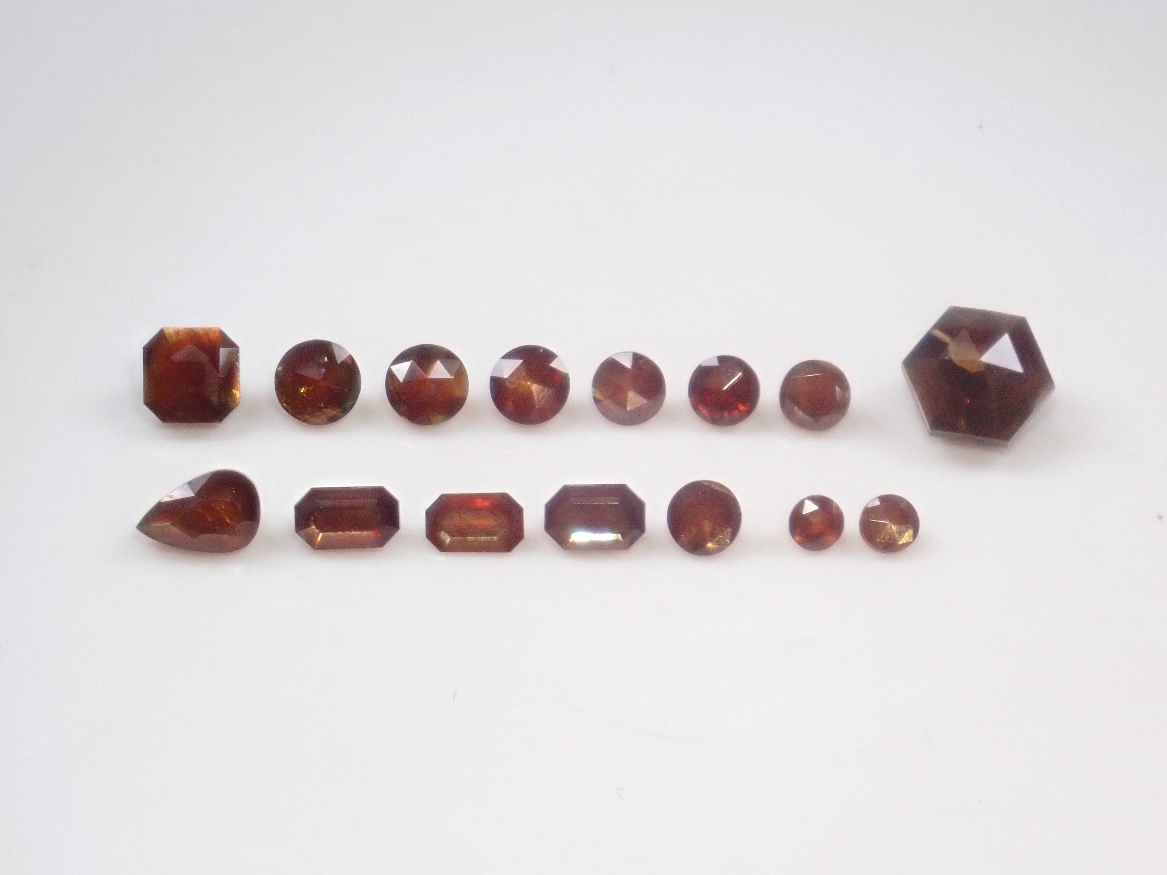 【2/11  22時販売】《限定14石》奈良県天川村産レインボーガーネット（サンジェ氏のファセットカット）《複数購入割引有》