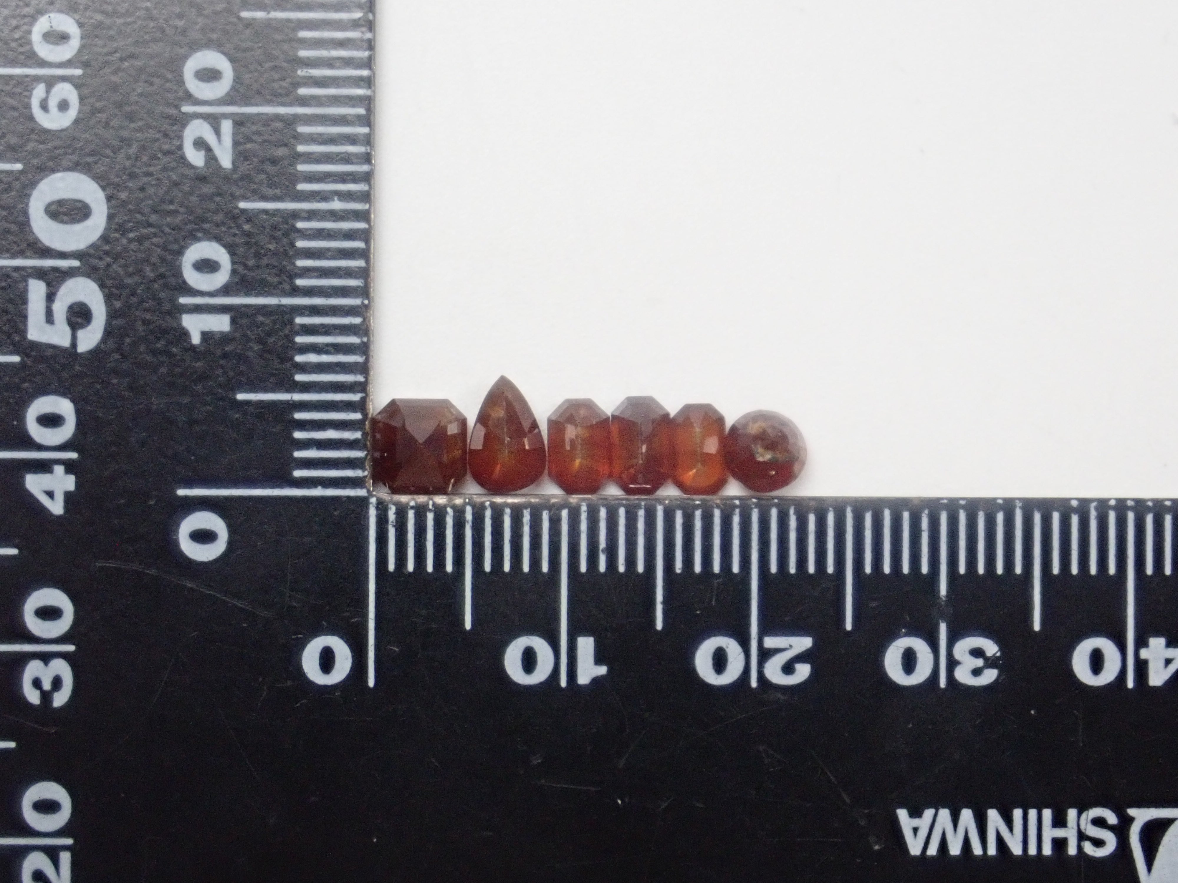 【2/11  22時販売】《限定14石》奈良県天川村産レインボーガーネット（サンジェ氏のファセットカット）《複数購入割引有》