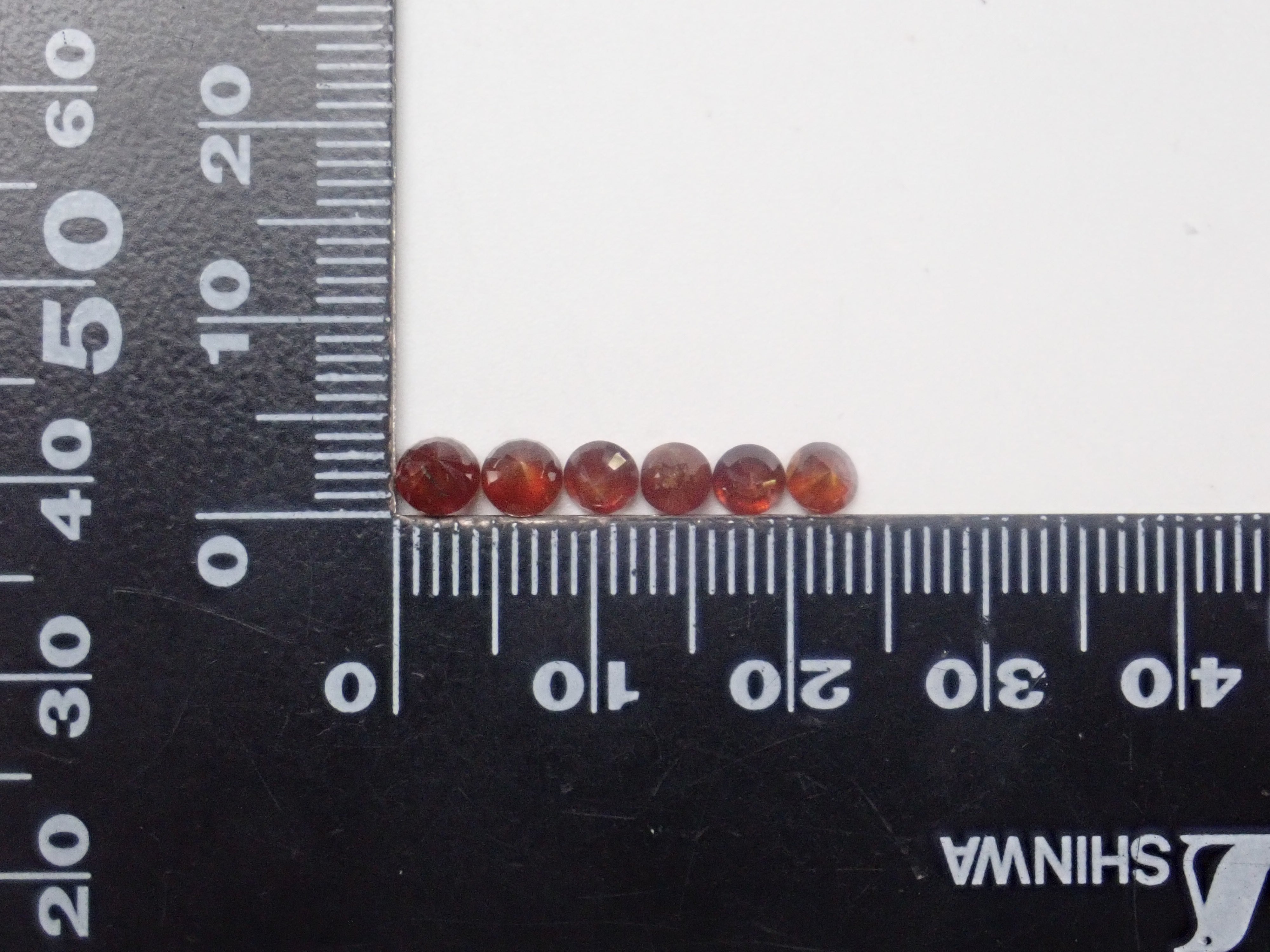 【2/11  22時販売】《限定14石》奈良県天川村産レインボーガーネット（サンジェ氏のファセットカット）《複数購入割引有》