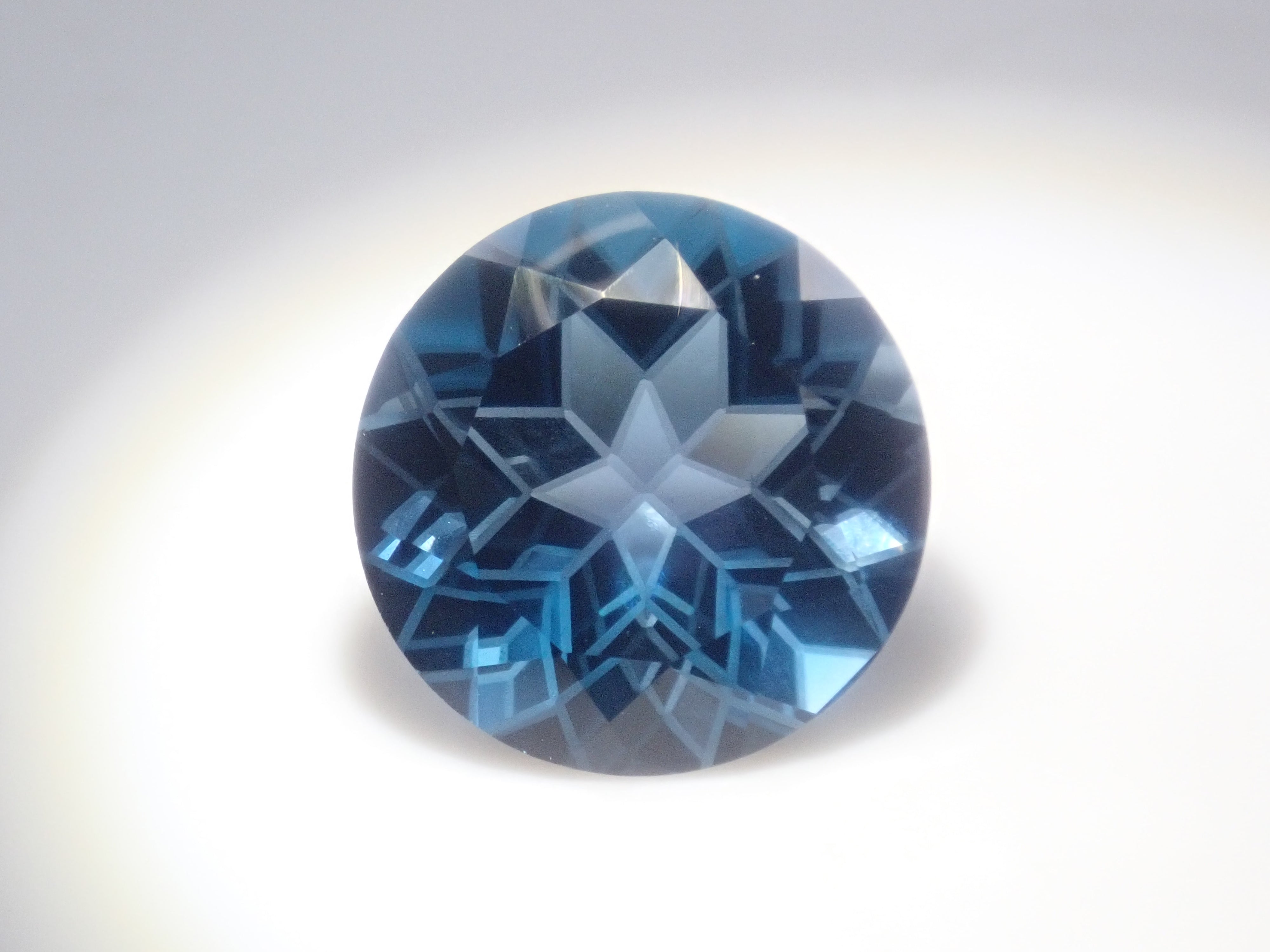 【2/14  22時販売】《限定12石》通常69,800円の20mmさくらインカットやダンデライオンカットを含む5ct以上ビッグジェムガチャ💎《複数購入割引有》