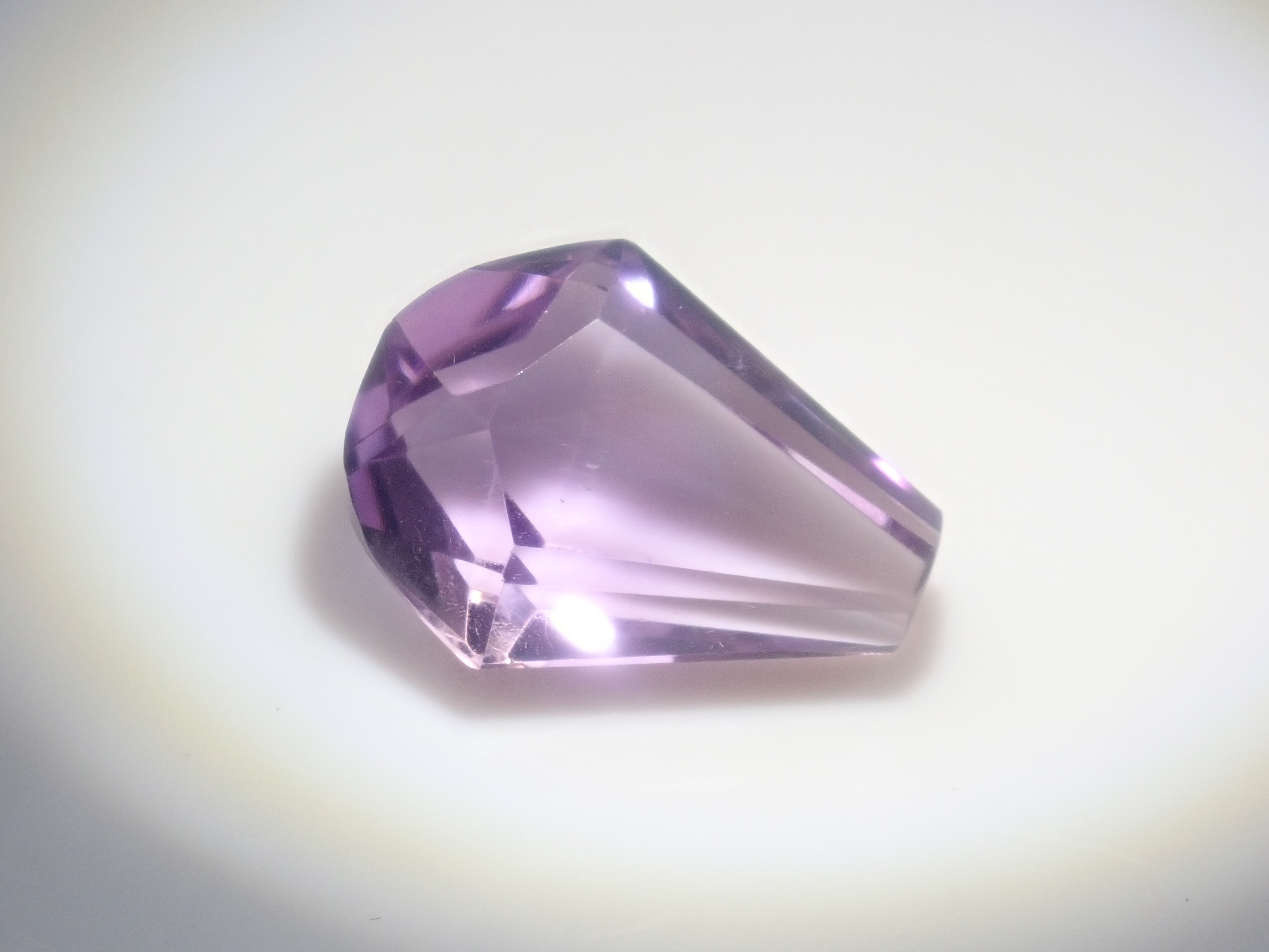 [Available at 10 PM on February 2nd] Limited to 10 stones! Takeshi Yamamoto Cut Gemstone Gacha! Fire Flower Cut Rock Crystal and More! Discounts Available for Multiple Purchases!