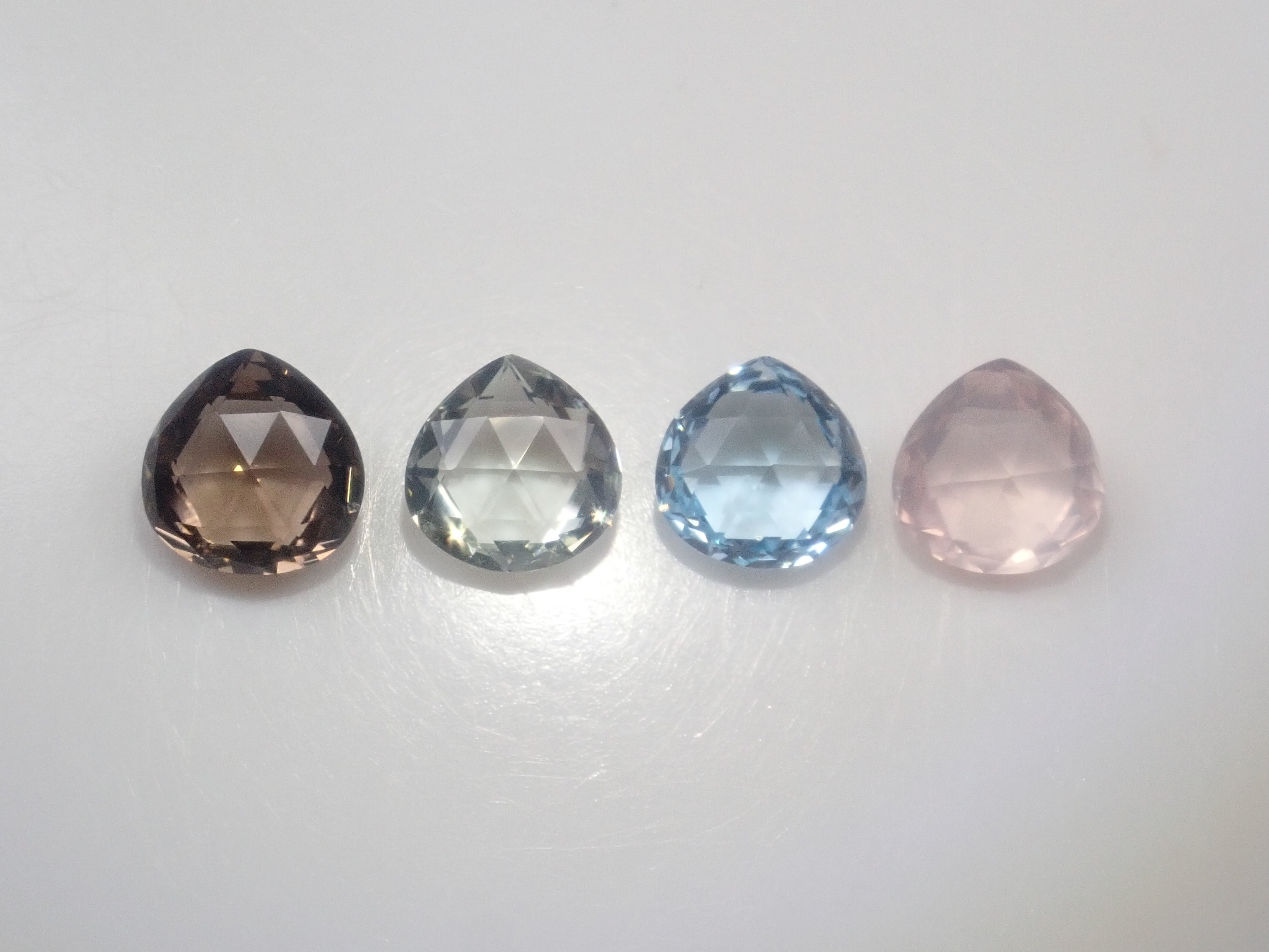 [Available at 10 PM on February 2nd] Limited to 10 stones! Takeshi Yamamoto Cut Gemstone Gacha! Fire Flower Cut Rock Crystal and More! Discounts Available for Multiple Purchases!