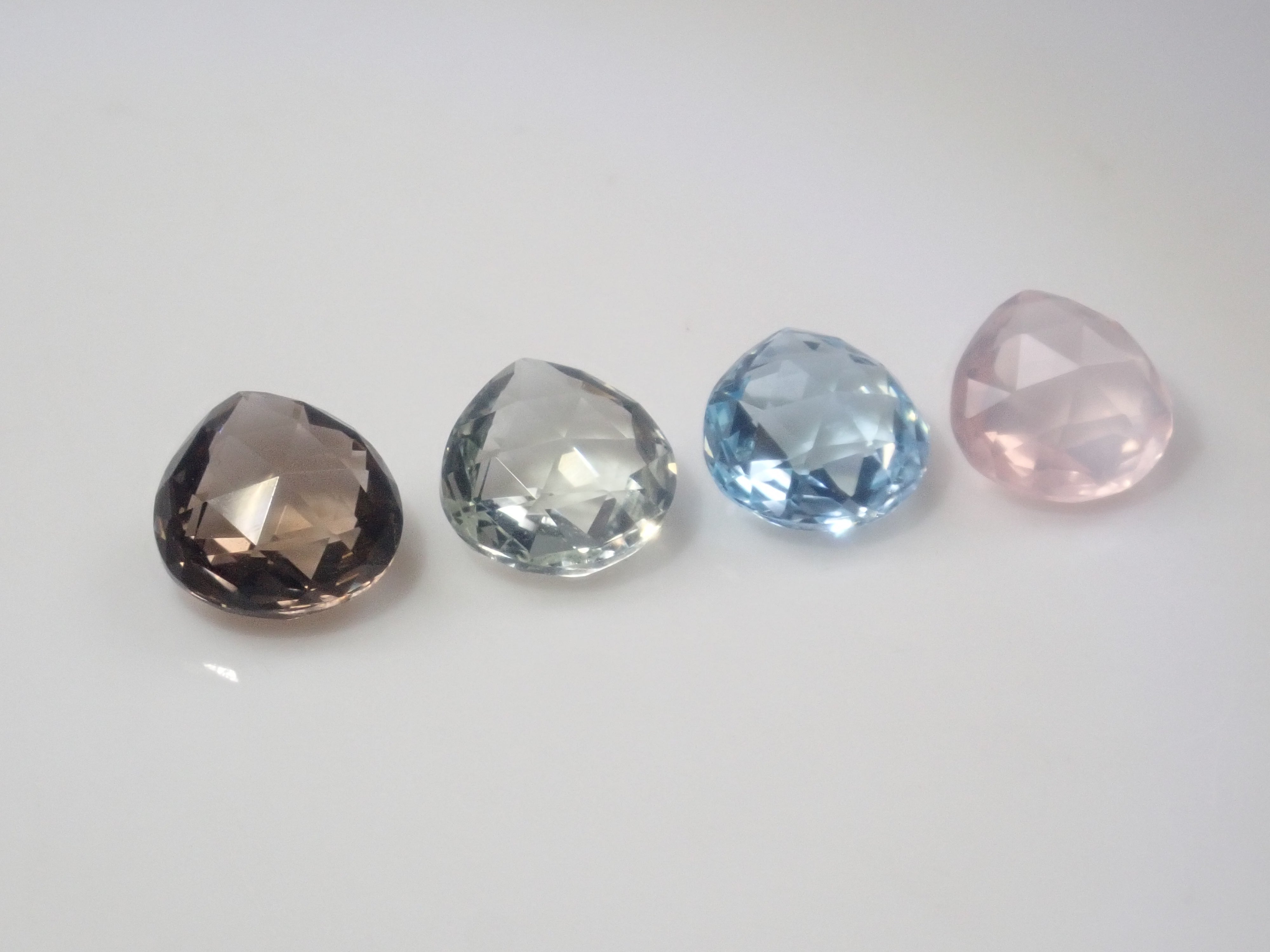 [Available at 10 PM on February 2nd] Limited to 10 stones! Takeshi Yamamoto Cut Gemstone Gacha! Fire Flower Cut Rock Crystal and More! Discounts Available for Multiple Purchases!