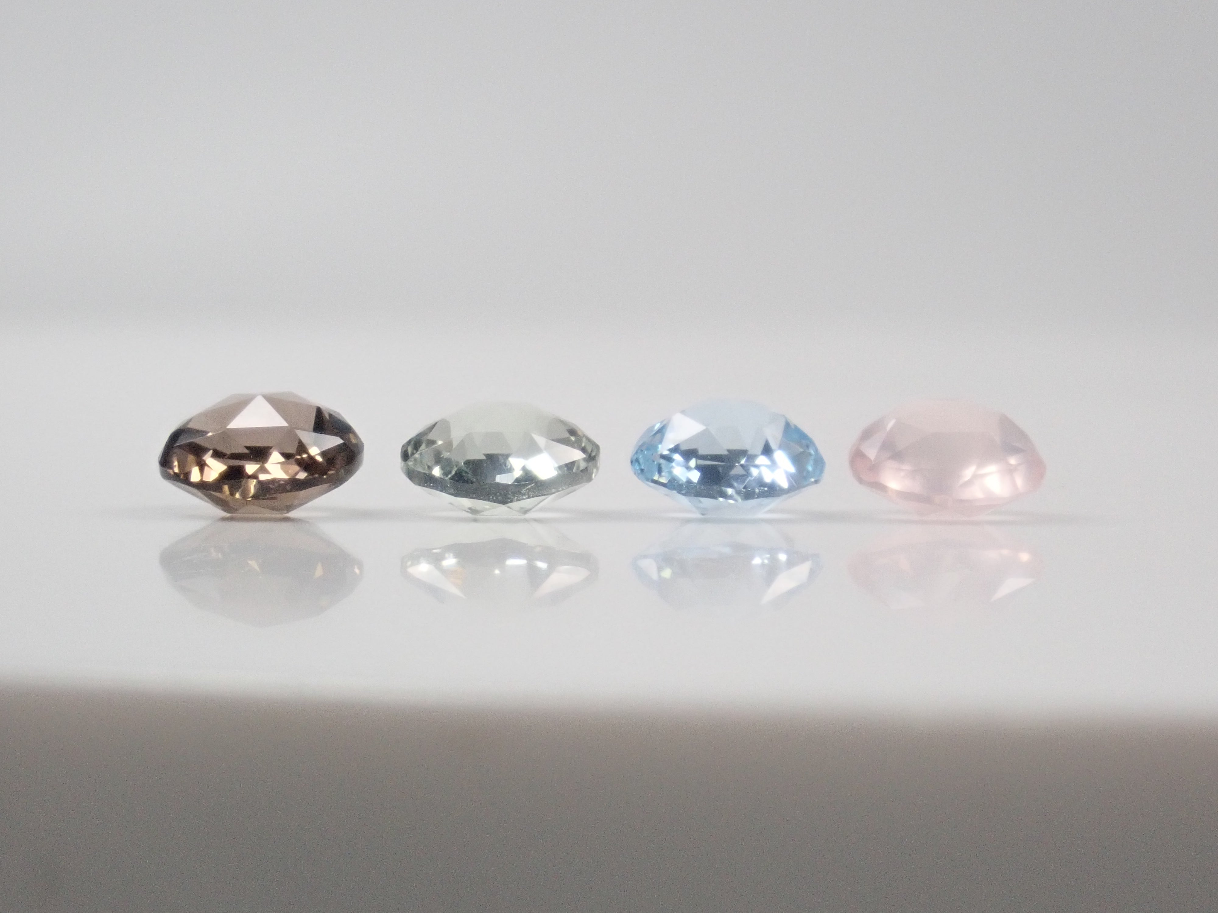 [Available at 10 PM on February 2nd] Limited to 10 stones! Takeshi Yamamoto Cut Gemstone Gacha! Fire Flower Cut Rock Crystal and More! Discounts Available for Multiple Purchases!