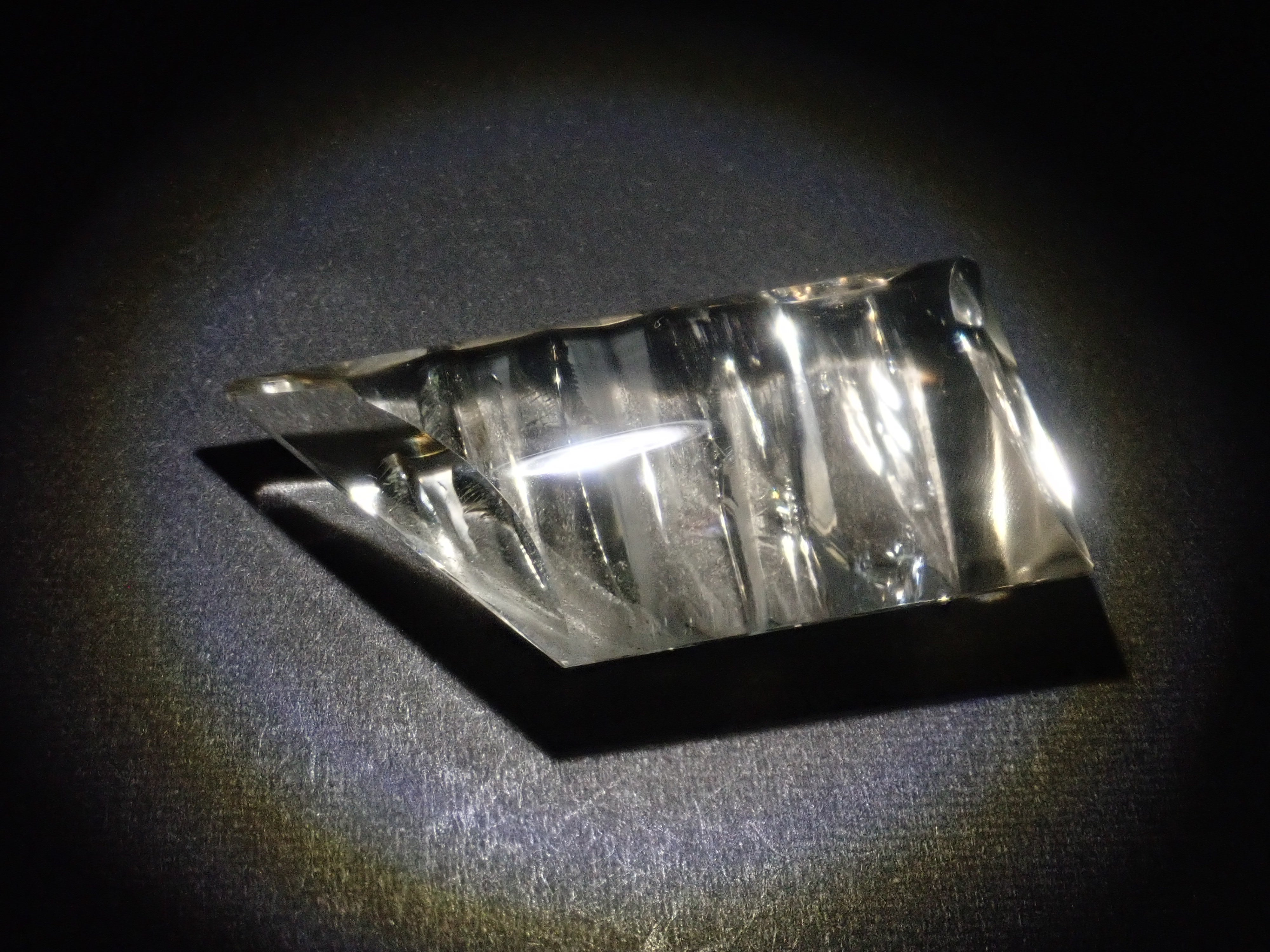 [Available at 10 PM on February 2nd] Limited to 10 stones! Takeshi Yamamoto Cut Gemstone Gacha! Fire Flower Cut Rock Crystal and More! Discounts Available for Multiple Purchases!