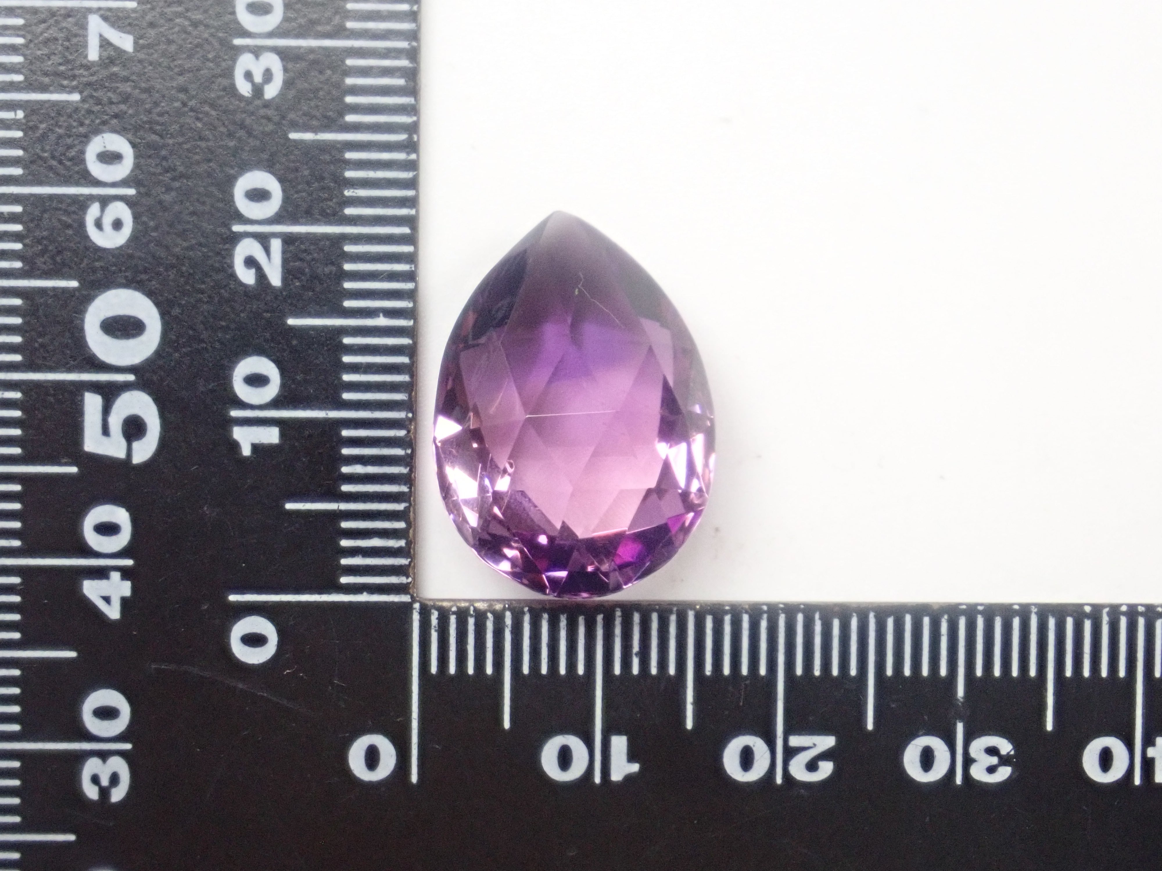 [Available at 10 PM on February 2nd] Limited to 10 stones! Takeshi Yamamoto Cut Gemstone Gacha! Fire Flower Cut Rock Crystal and More! Discounts Available for Multiple Purchases!