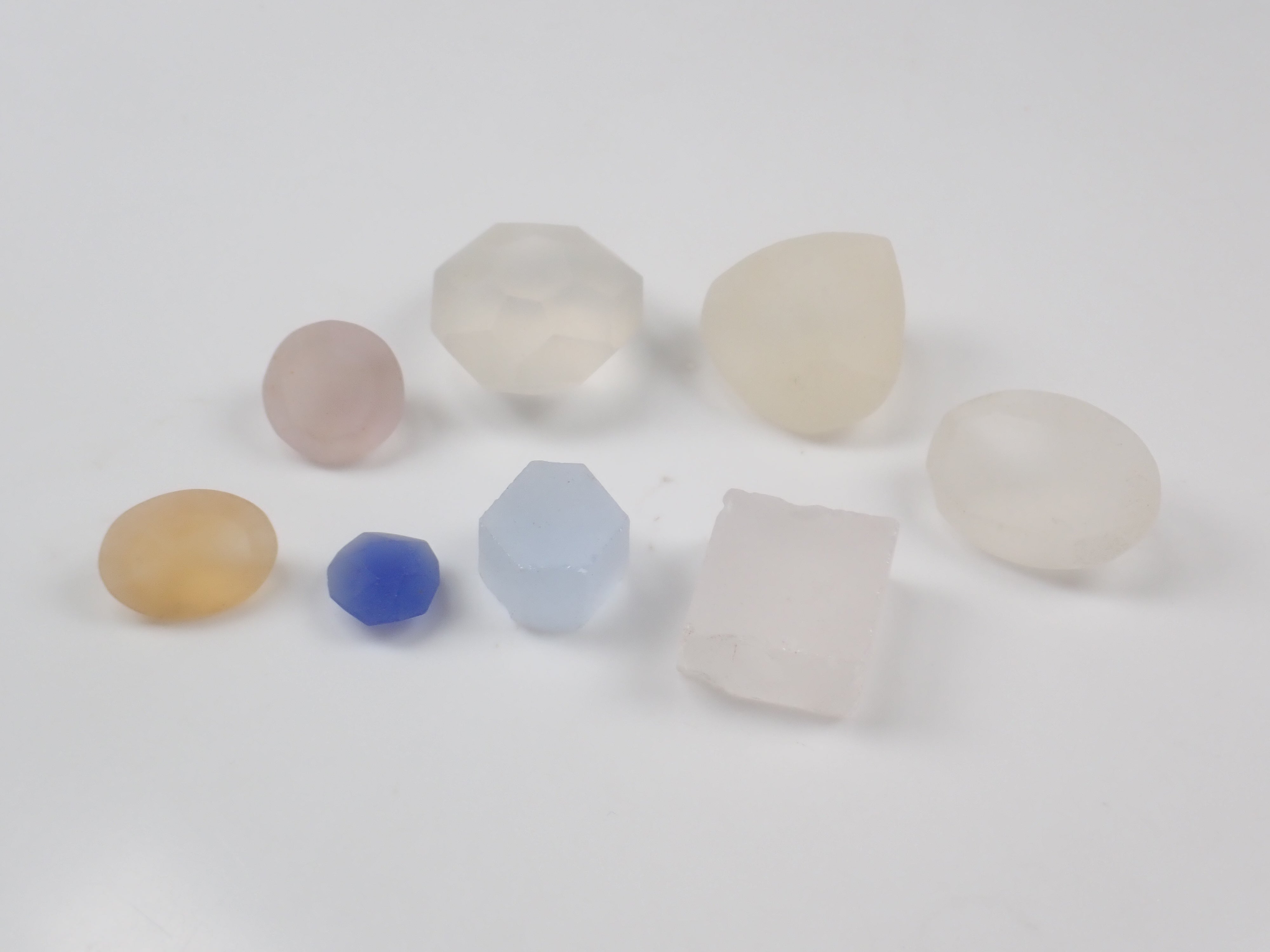 [Available at 10 PM on February 2nd] Limited to 10 stones! Takeshi Yamamoto Cut Gemstone Gacha! Fire Flower Cut Rock Crystal and More! Discounts Available for Multiple Purchases!